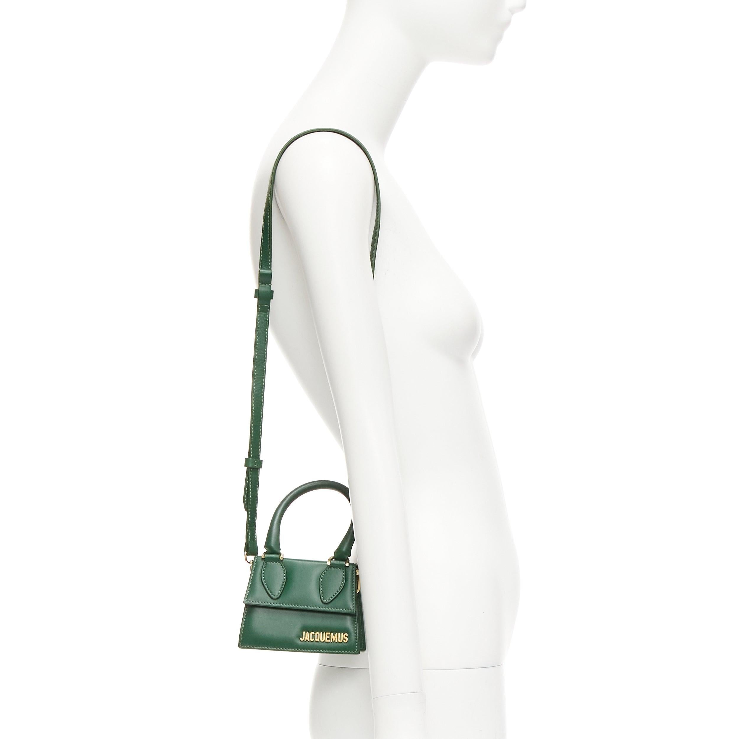 JACQUEMUS Le Chiquito green calfskin gold logo mini crossbody bag
Reference: YIKK/A00158
Brand: Jacquemus
Model: Le Chiquito
Material: Leather
Color: Green, Gold
Pattern: Solid
Closure: Magnet
Lining: Beige Leather
Extra Details: Jacquemus Shoulder