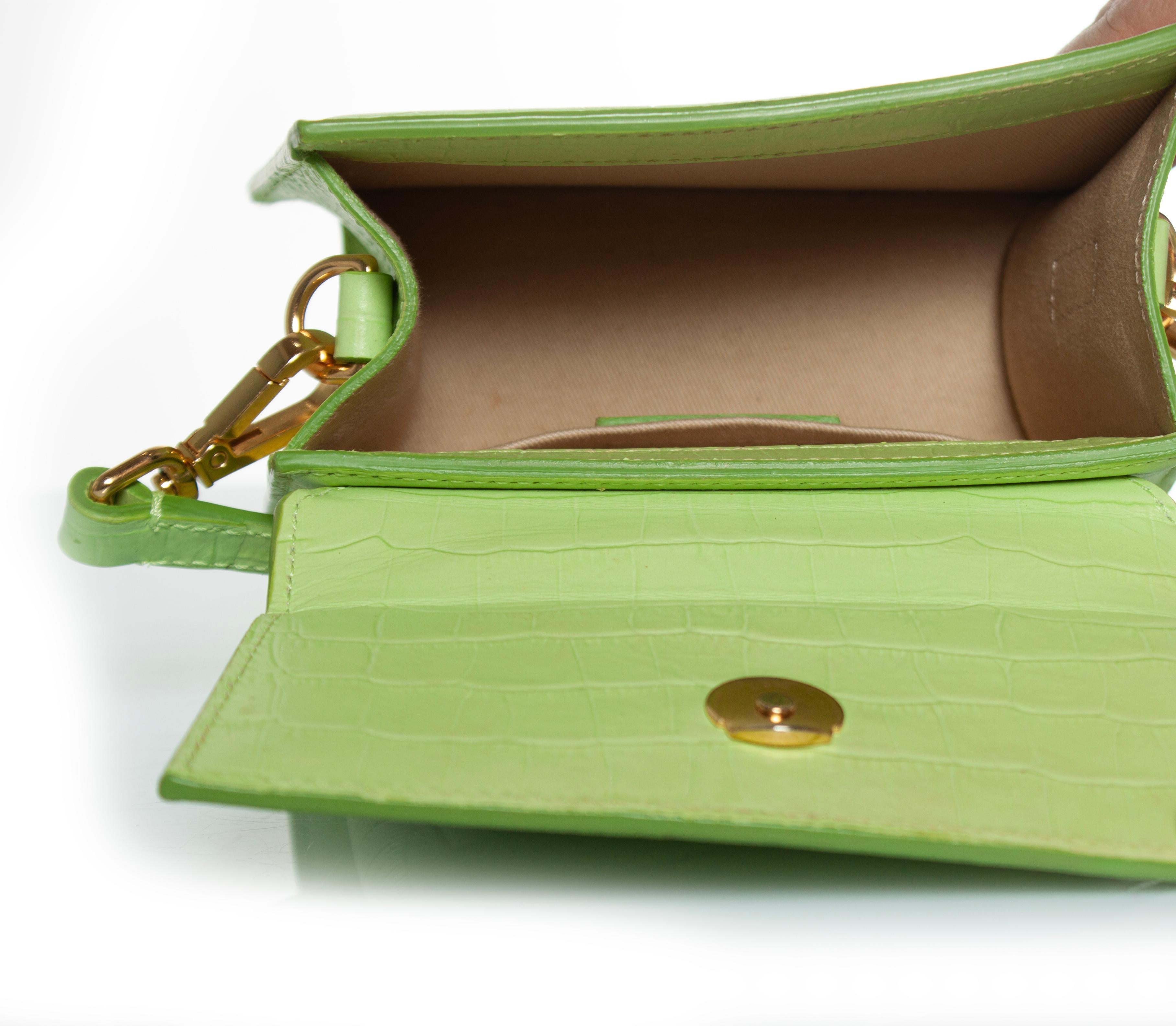 Jacquemus, le chiquito moyen bag in leather 5