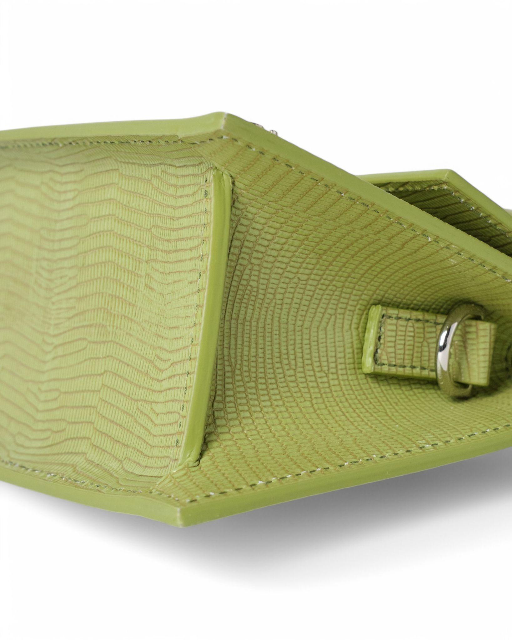 Jacquemus Le Chiquito Moyen Boucle Python Vert en vente 3
