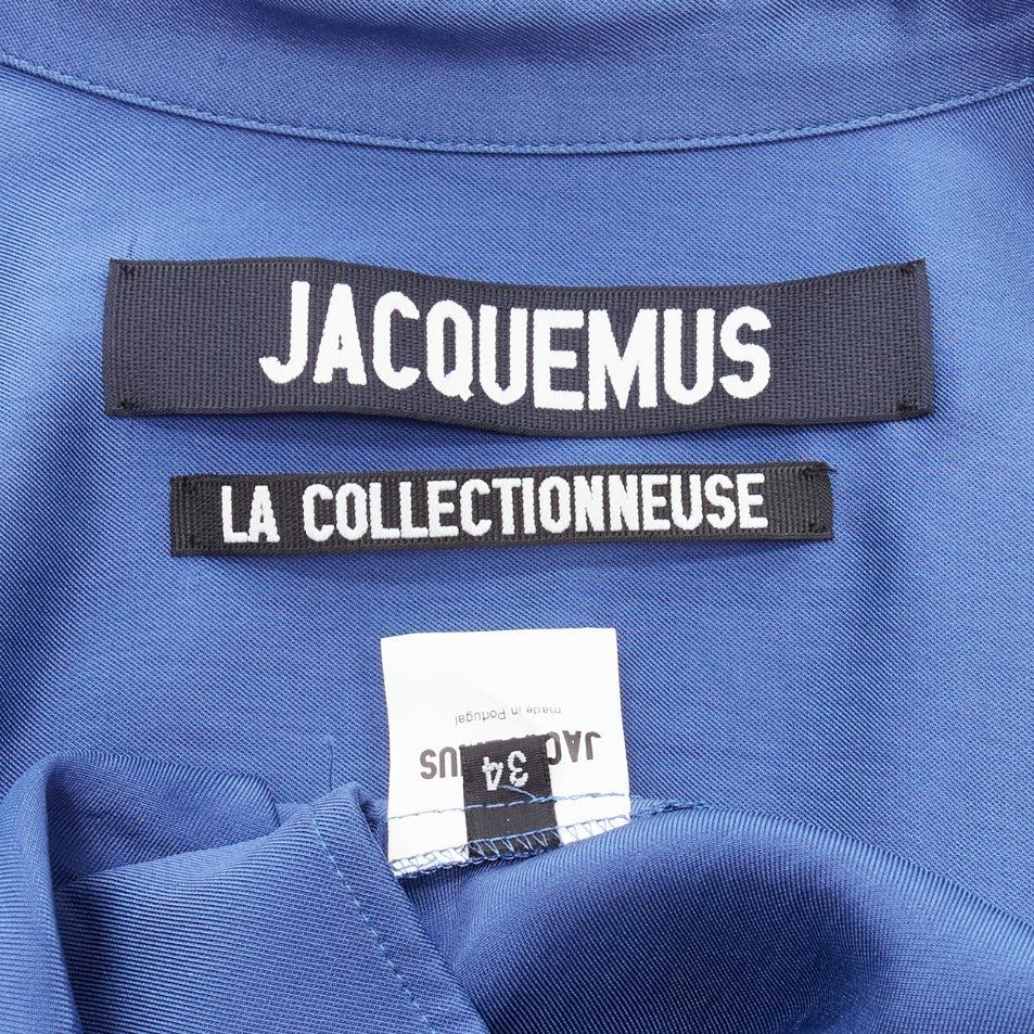JACQUEMUS Le Collectionneuse Chemisier asymétrique bleu à nœuds plongeant drapé FR34 XS en vente 3