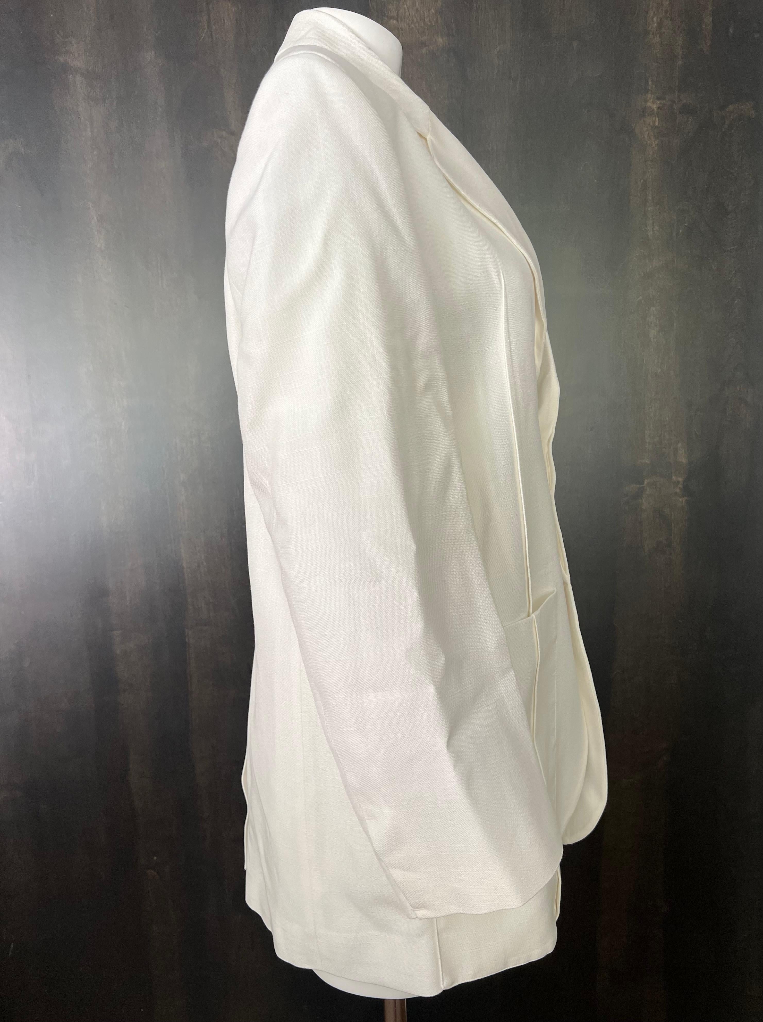 Jacquemus Le Coup De Soleil White Blazer Jacket, Size 38 In New Condition For Sale In Beverly Hills, CA
