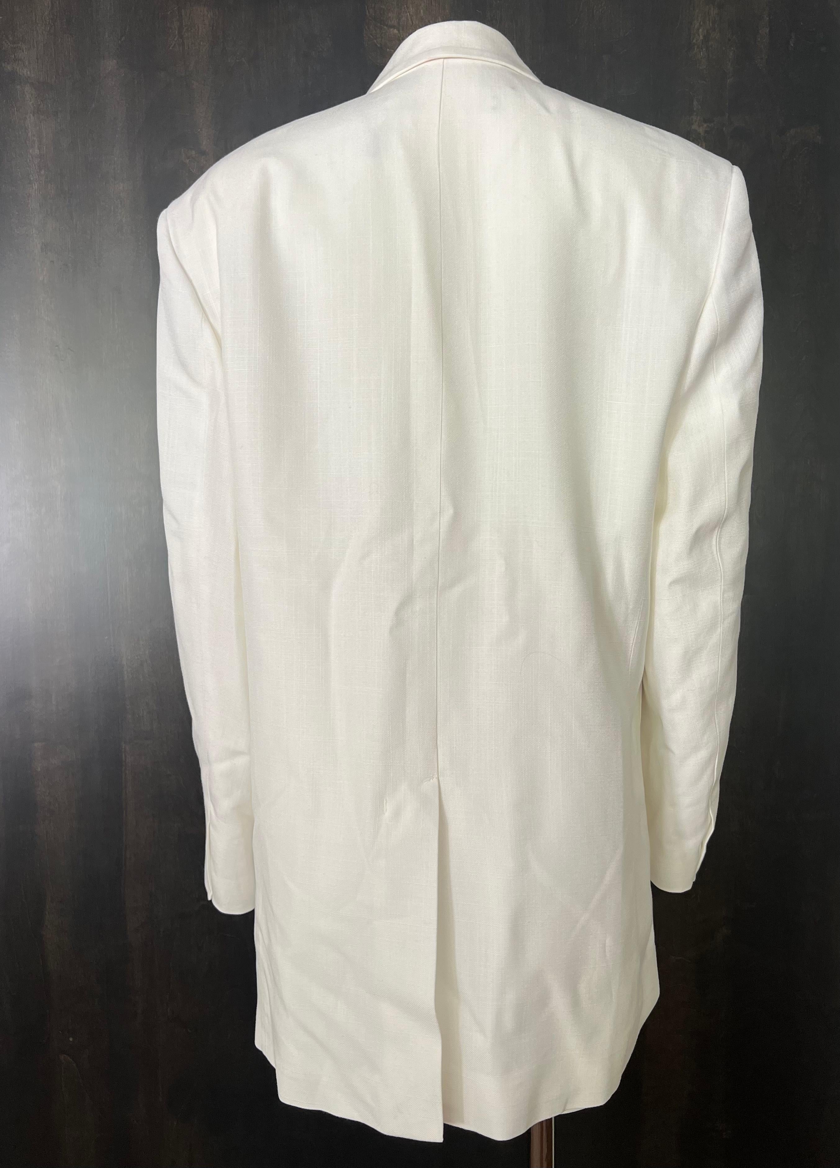 Women's or Men's Jacquemus Le Coup De Soleil White Blazer Jacket, Size 38 For Sale