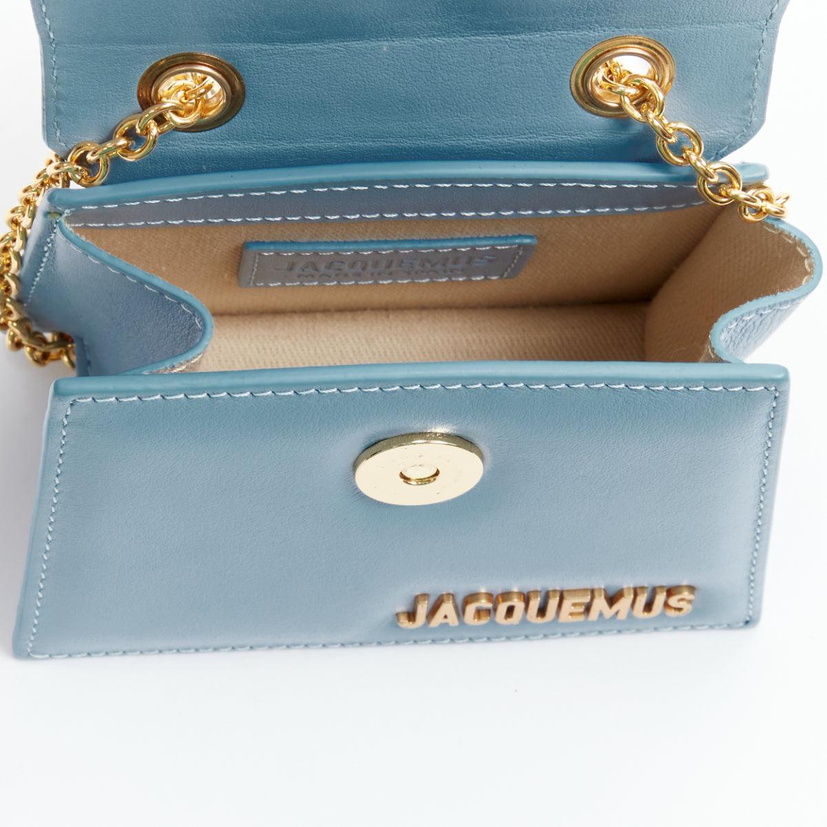 JACQUEMUS Le Piccolo Blaues Leder, goldene Kette, kastenförmige 2-Wege-Crossbody-Micro-Tasche im Angebot 2