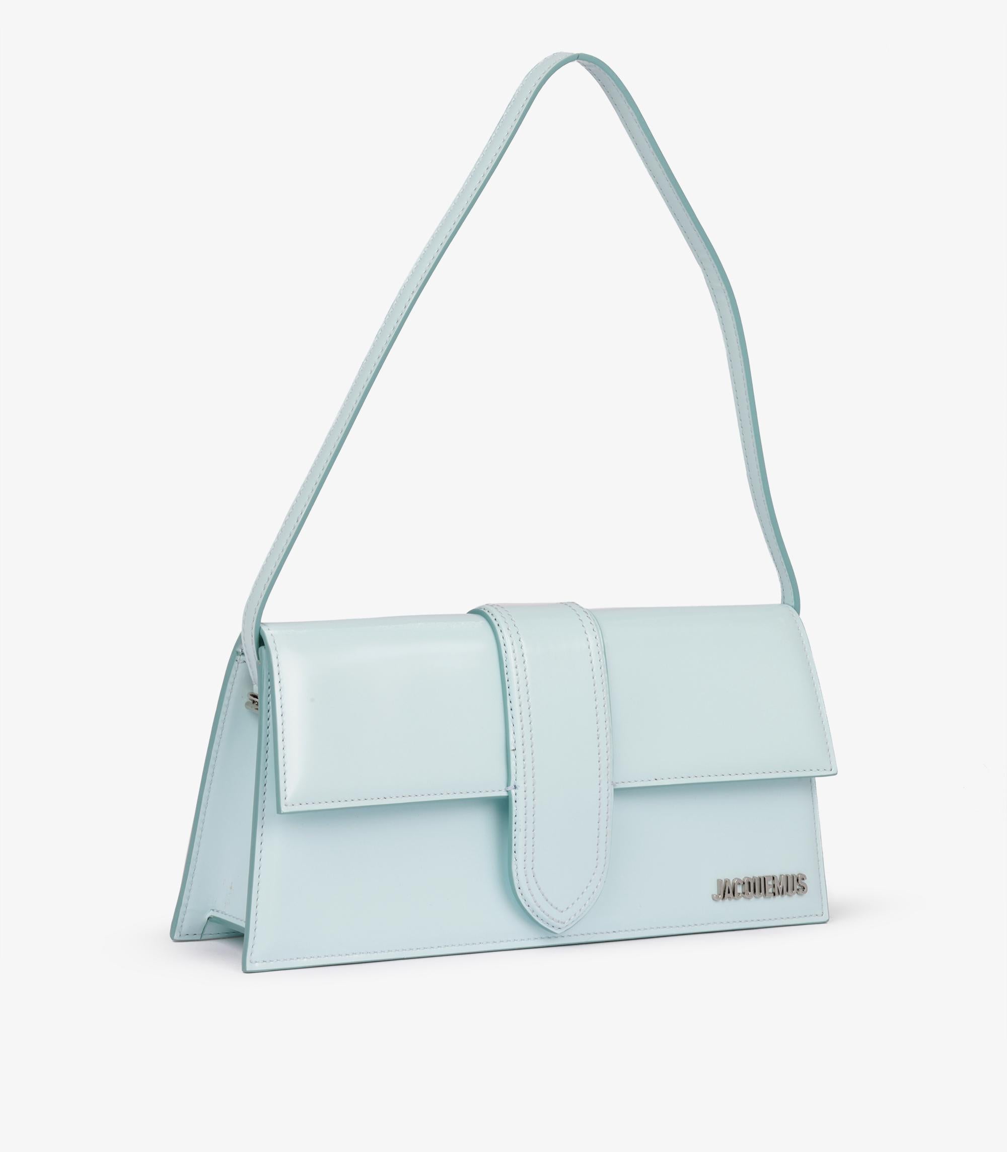 Grigio Jacquemus Blu chiaro in pelle verniciata Le Bambino lungo in vendita