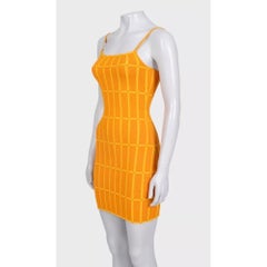 Mini-robe en maille orange Jacquemus, taille 36 (EU), coupe ajustée, avec détails dorés