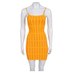Mini-robe en maille orange Jacquemus, taille 36 (EU), coupe ajustée, avec détails dorés