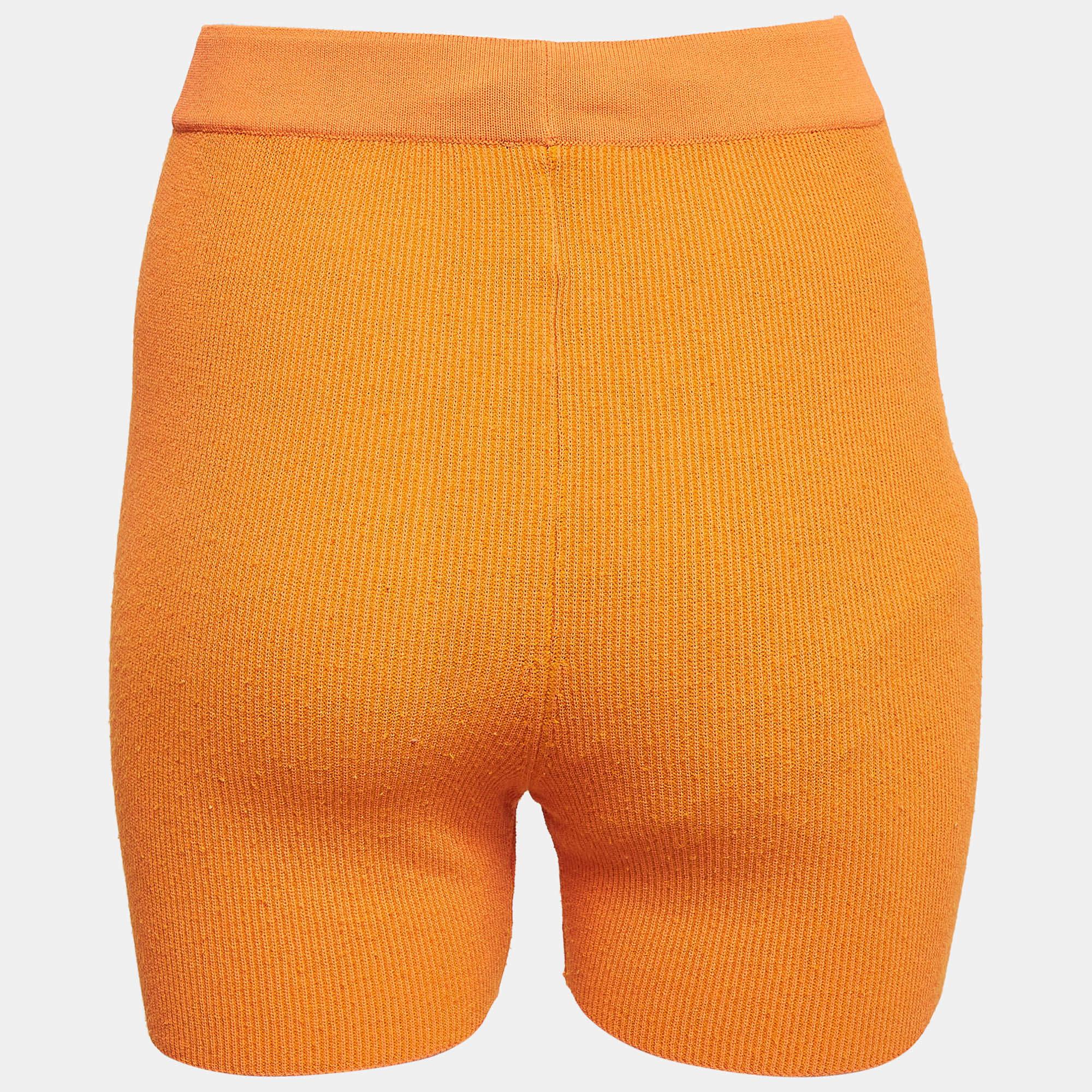 Enjoy qualitative comfort and luxurious style while wearing these biker shorts. Match them with your favorite crop tops or T shirts for vacations or beachy trips.