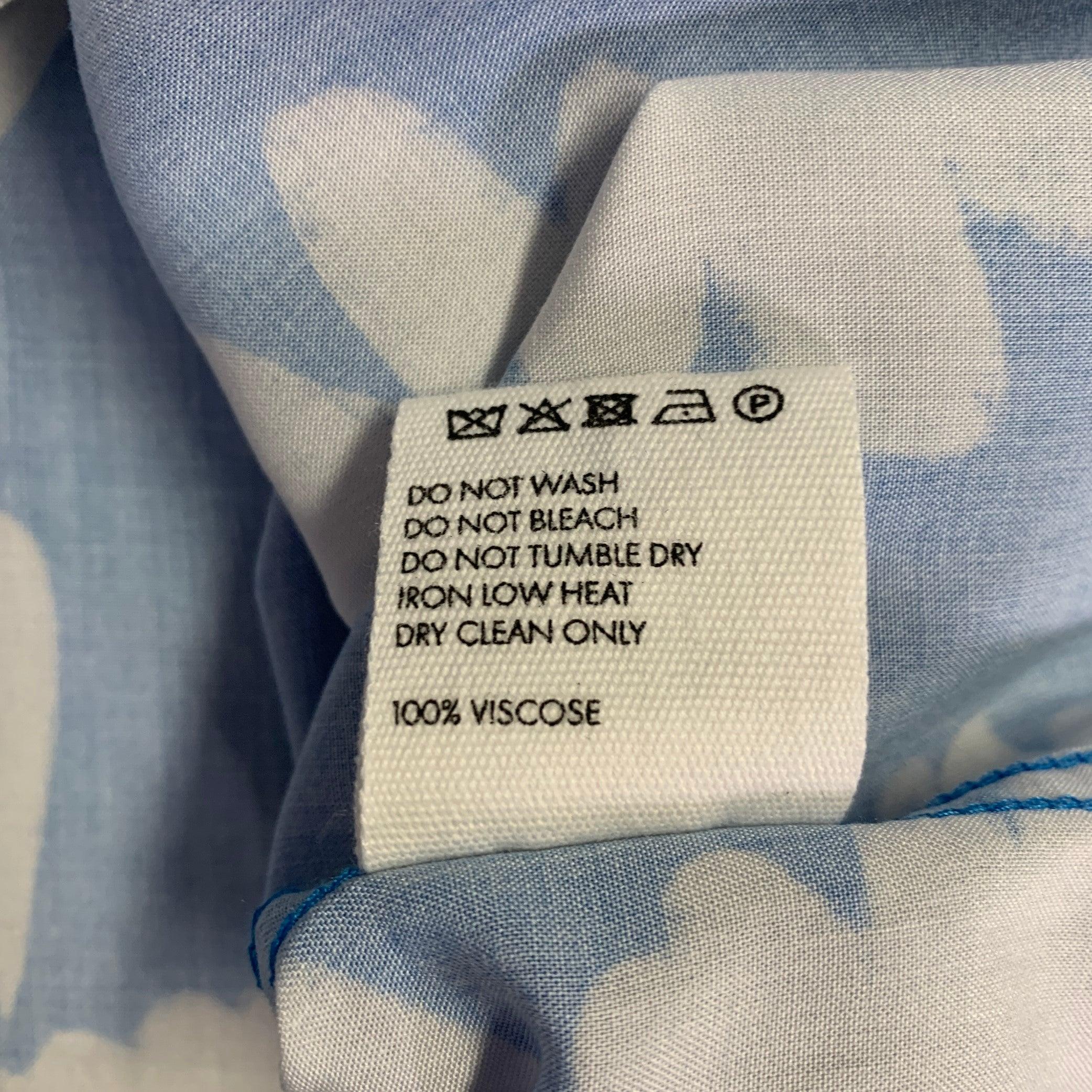 JACQUEMUS Size 38 Blue White Floral Viscose One pocket Short Sleeve Shirt For Sale 2