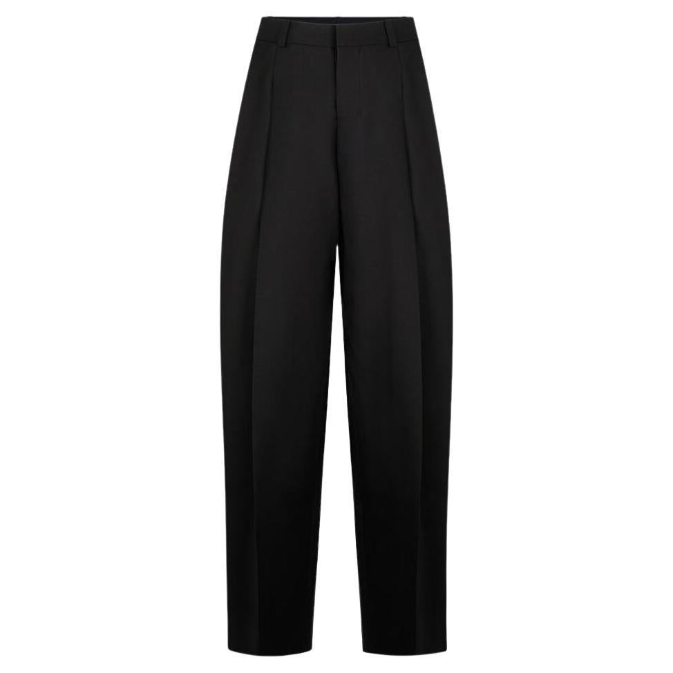 Jacquemus - Pantalon carotte à jambes larges en laine et soie mélangées en vente