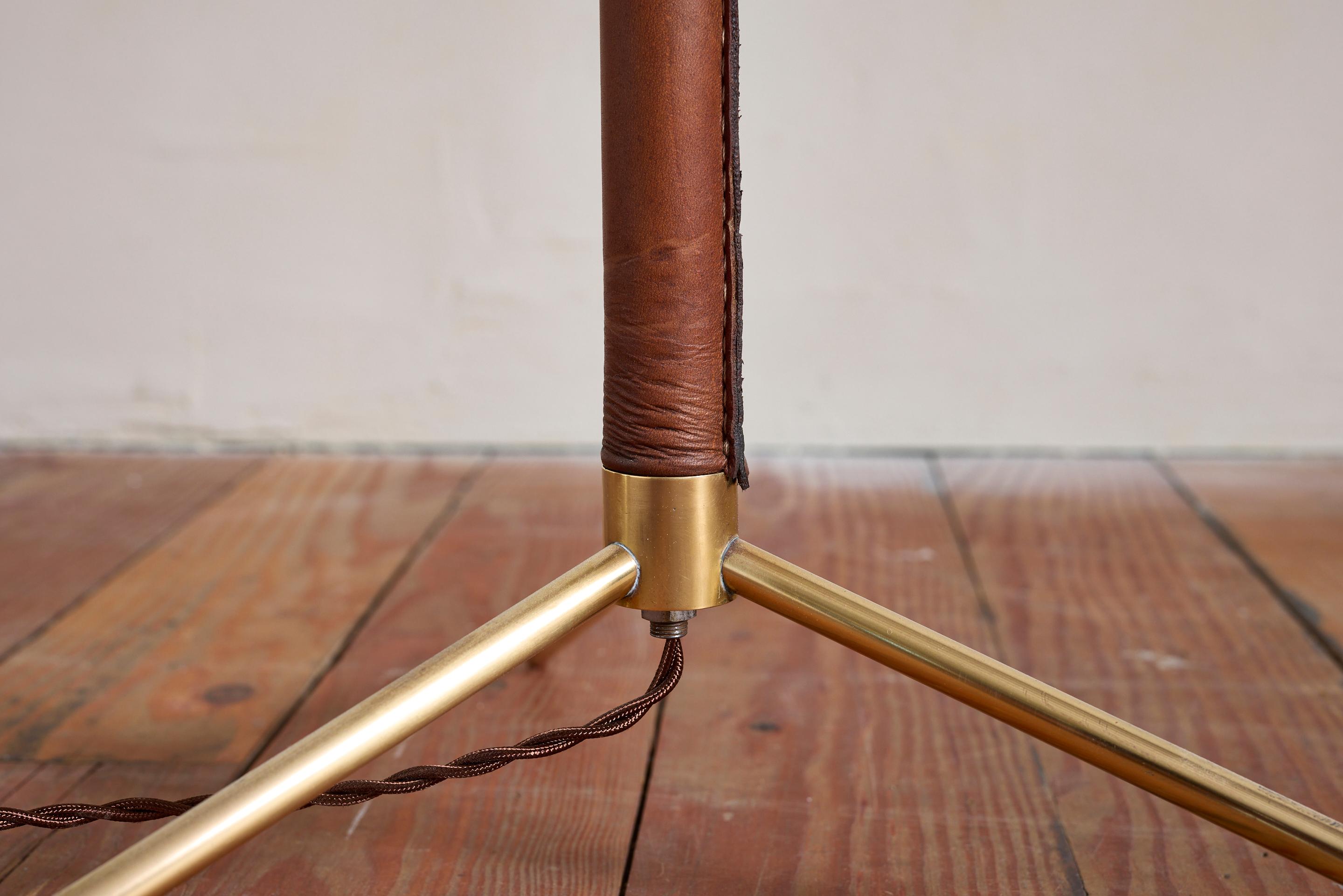 Français Lampadaire de style Jacques Adent en vente