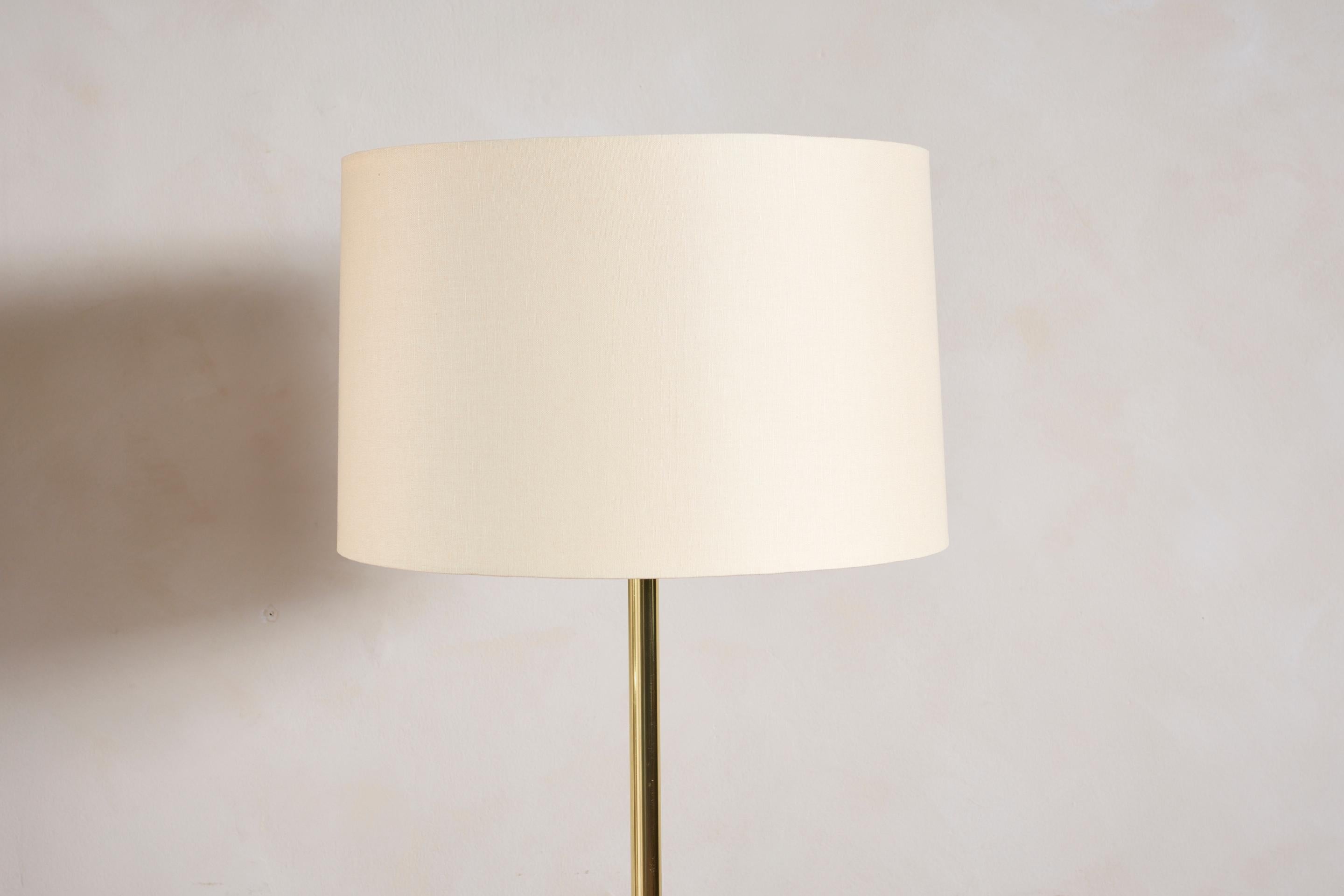 Milieu du XXe siècle Lampadaire de style Jacques Adent en vente