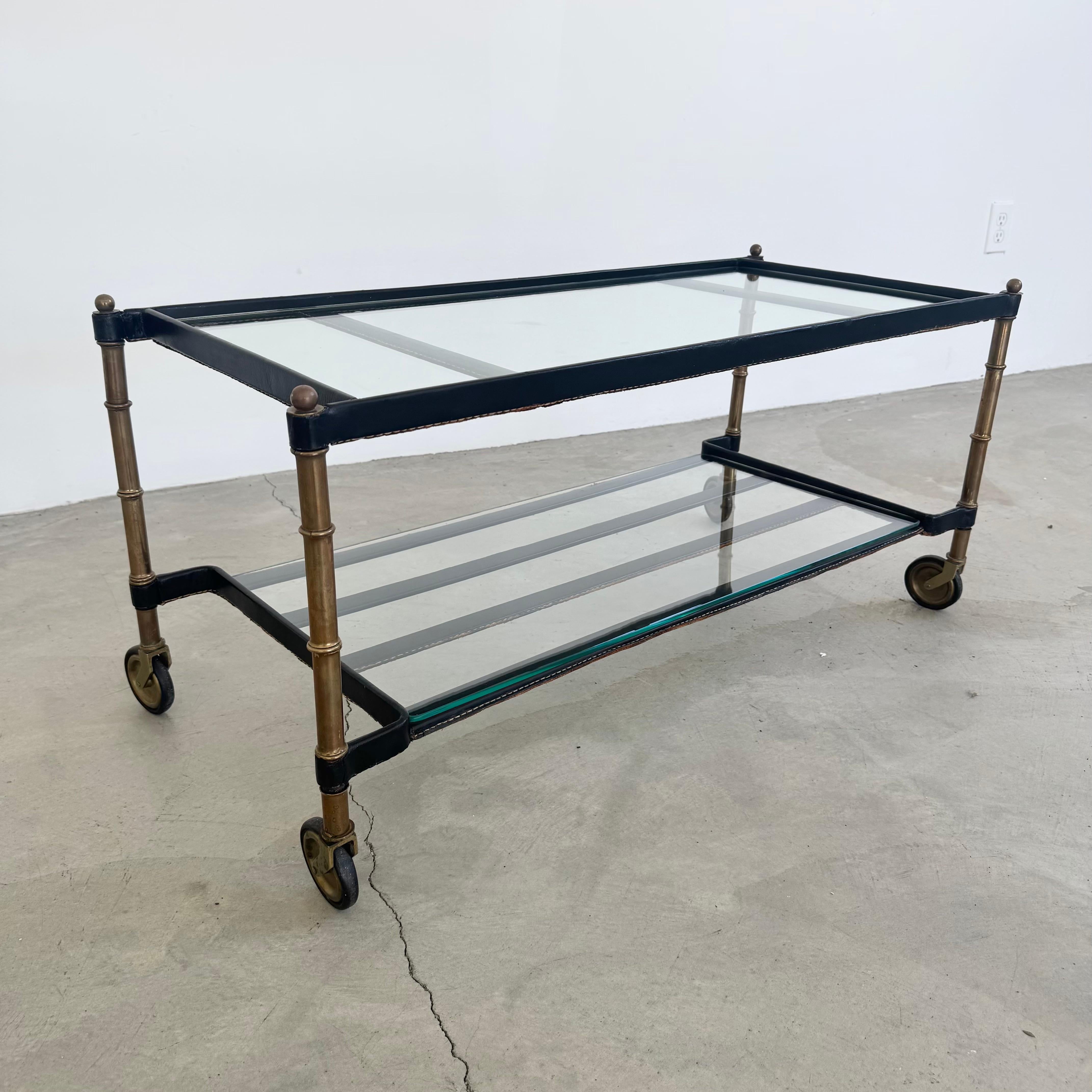 Jacques Adnet 2-stöckiger lederumwickelter Couchtisch, 1950er Jahre Frankreich im Angebot 2