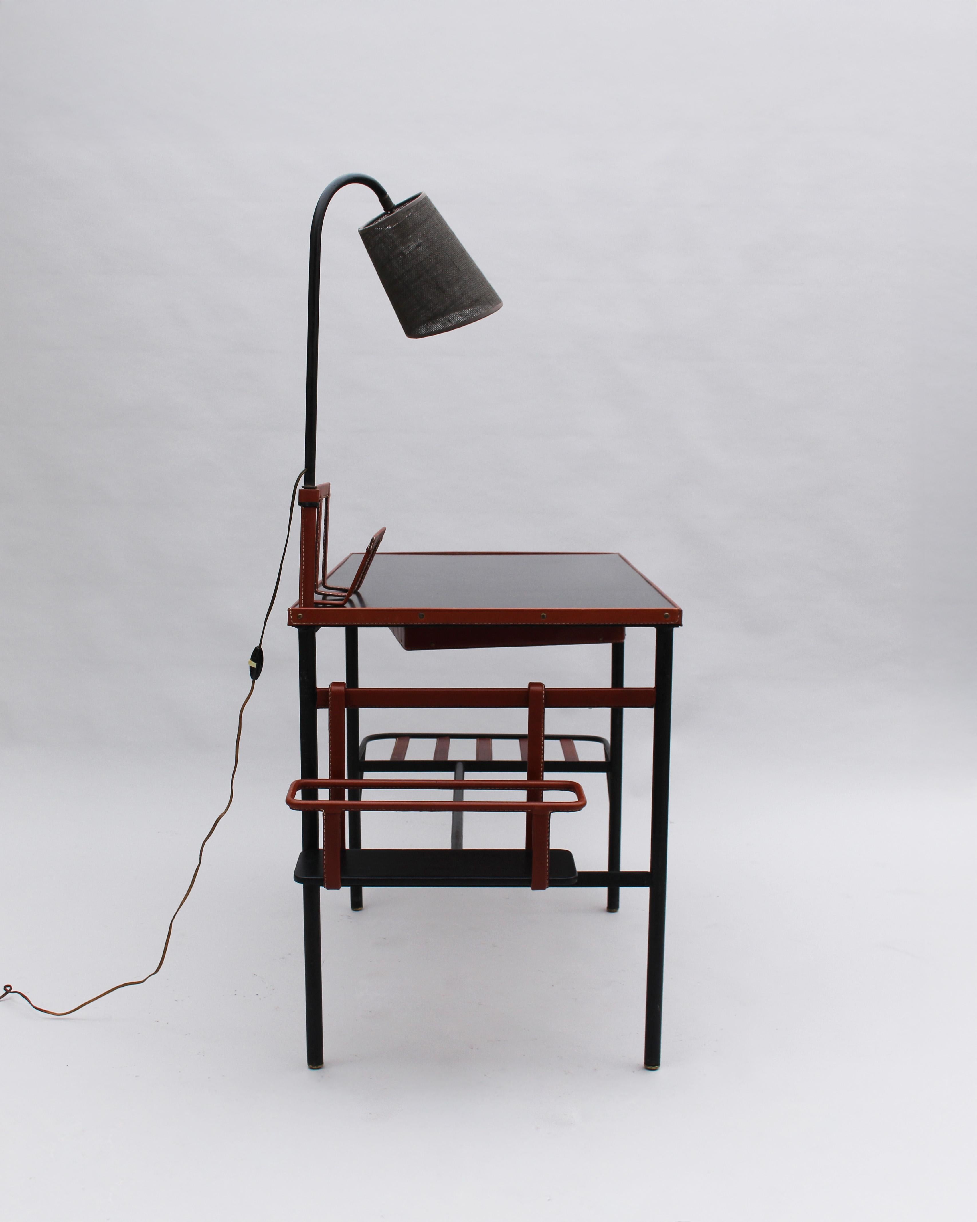 Jacques Adnet - Un bureau français des années 1950 avec lampe par Jacques Adnet en vente 5