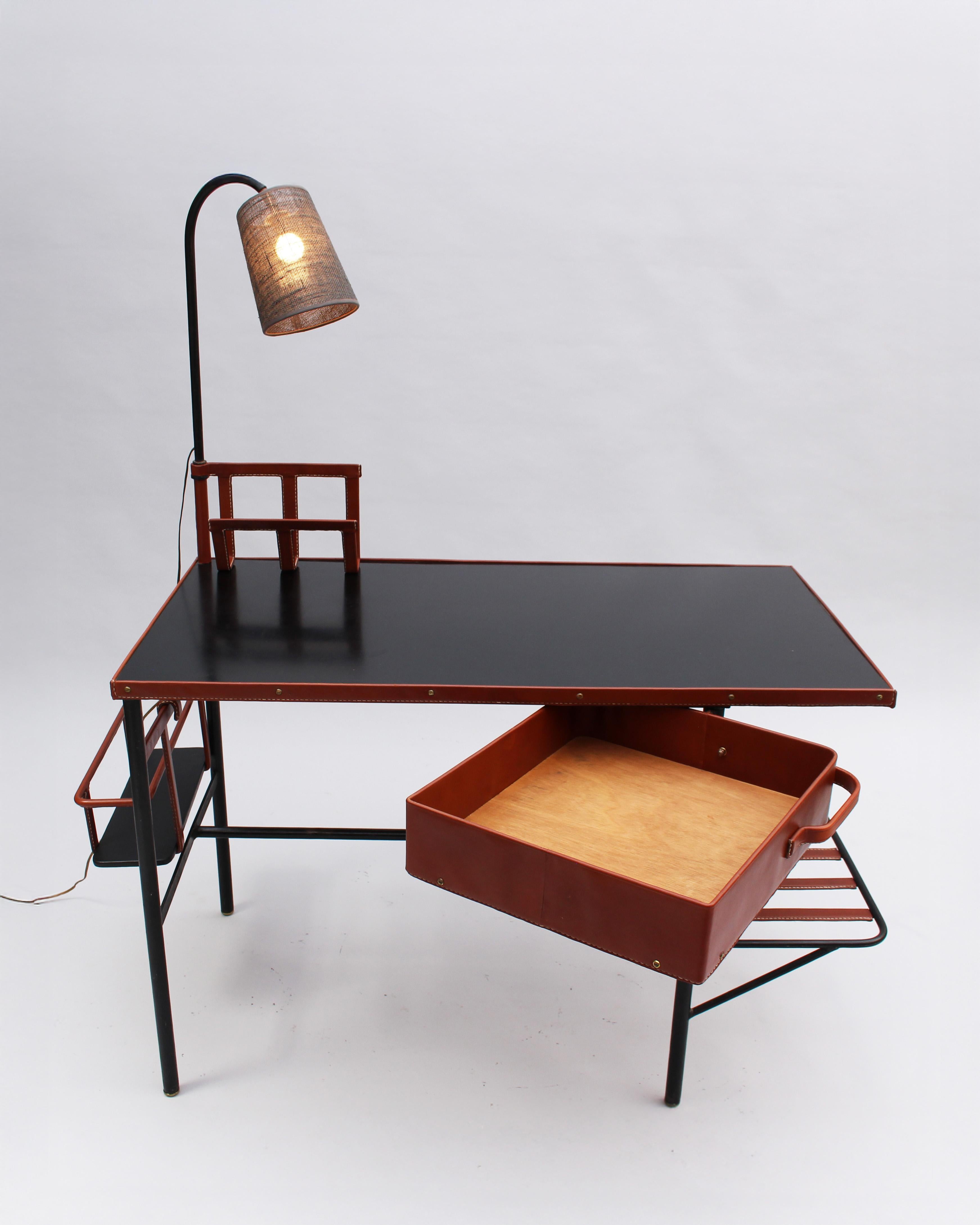Jacques Adnet - Un bureau français des années 1950 avec lampe par Jacques Adnet en vente 6