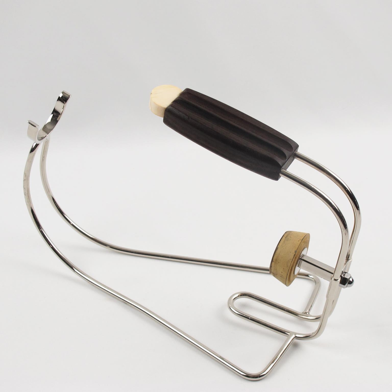 Jacques Adnet Art Deco Makassar Holz und Metall Flaschenhalter Weinausgießer Server (Art déco) im Angebot