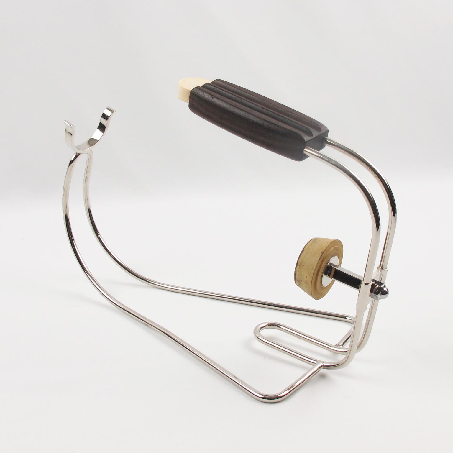 Jacques Adnet Botellero Art Decó de Madera de Macasar y Metal Servidor de Vino con Vertedor en venta 3