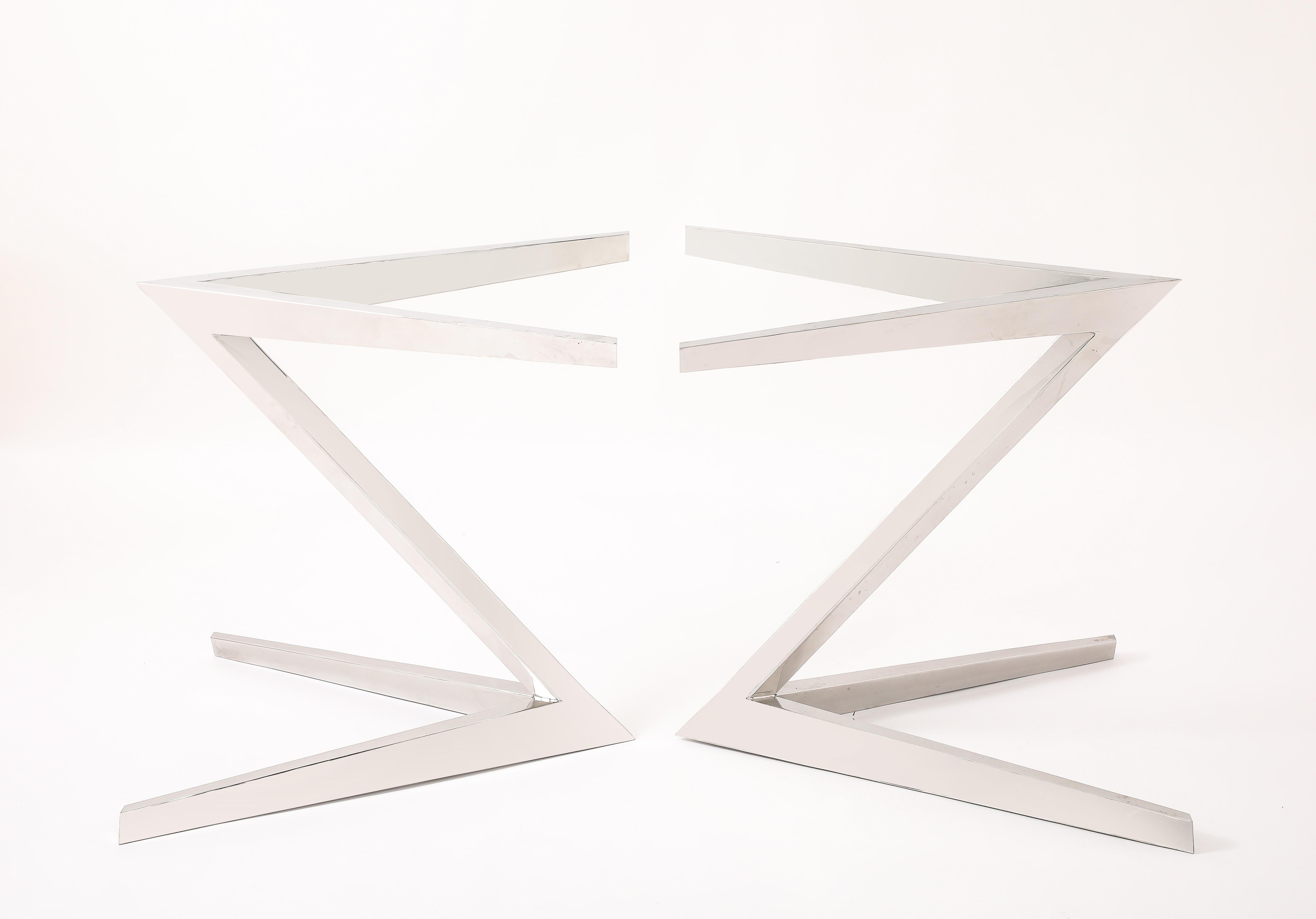 Mesa de pedestal atribuida a Jacques Adnet, Francia Años 70 en venta 7