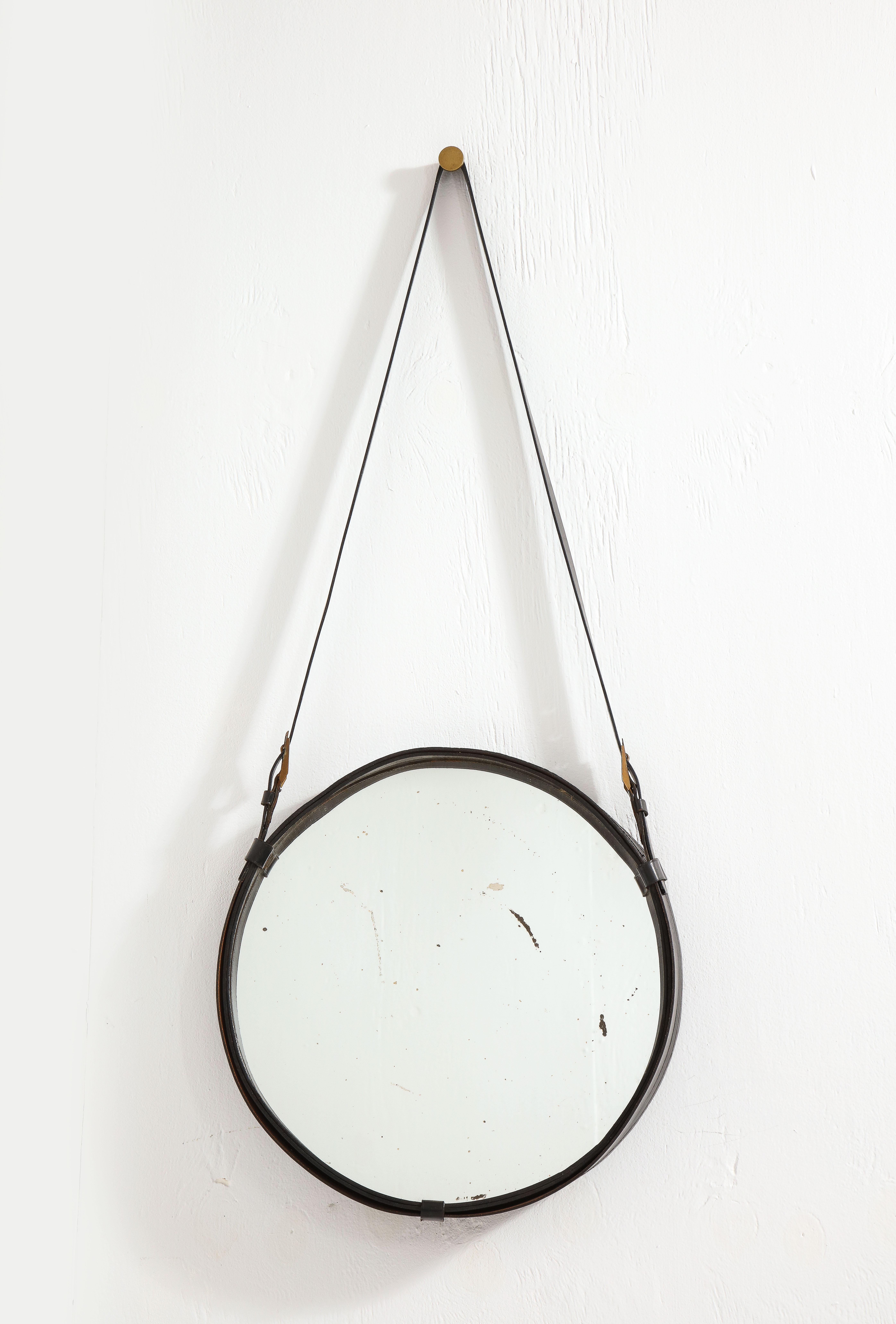 Miroir de ceinture en cuir noir style Jacques Adnet, France 1960's en vente 1