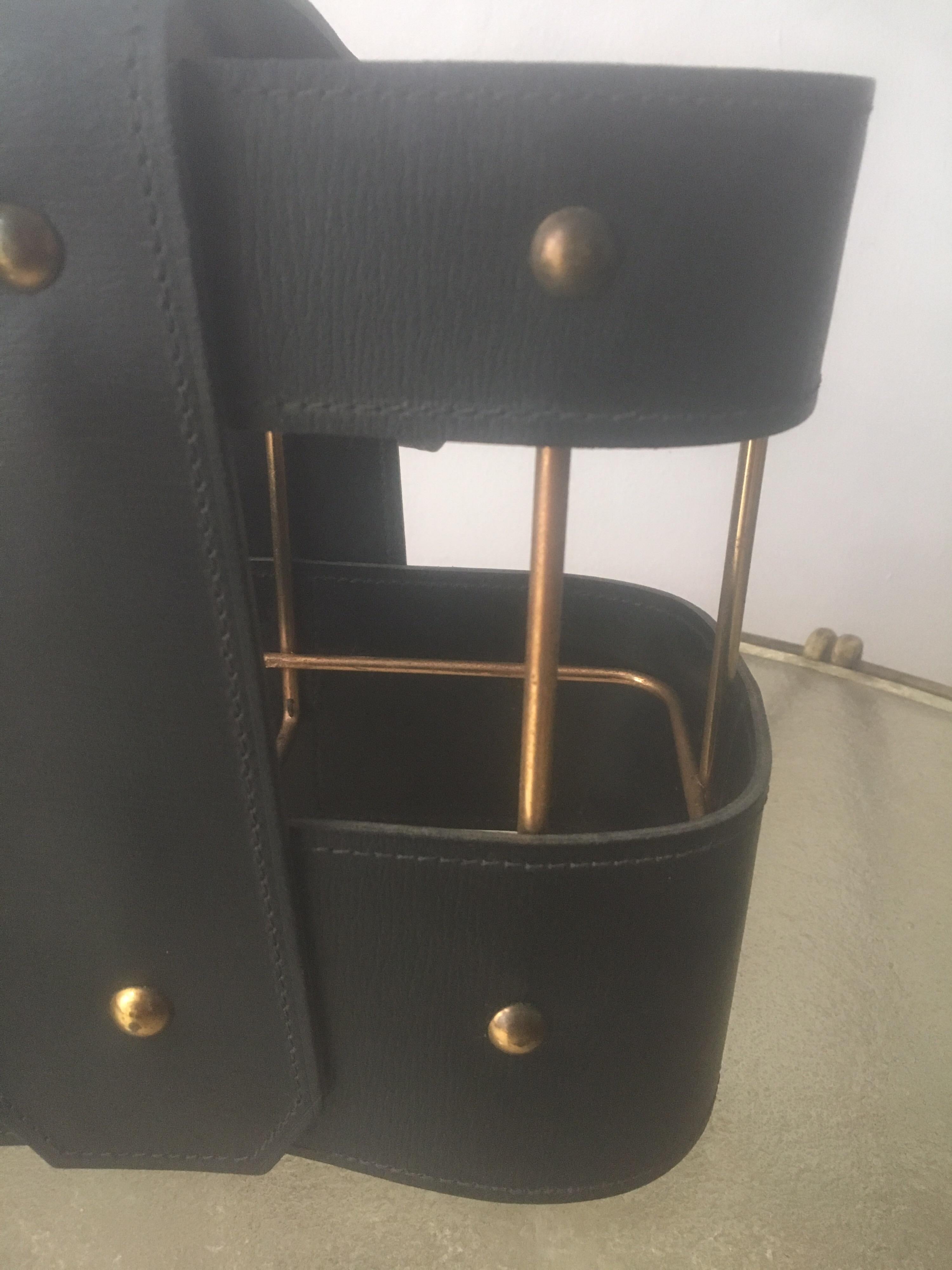 Jacques Adnet Black Leather and Brass Bottle Holder, French, 1950s In Good Condition For Sale In Aix En Provence, FR