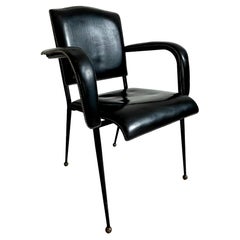 Fauteuil en cuir noir Jacques Adnet, années 1950