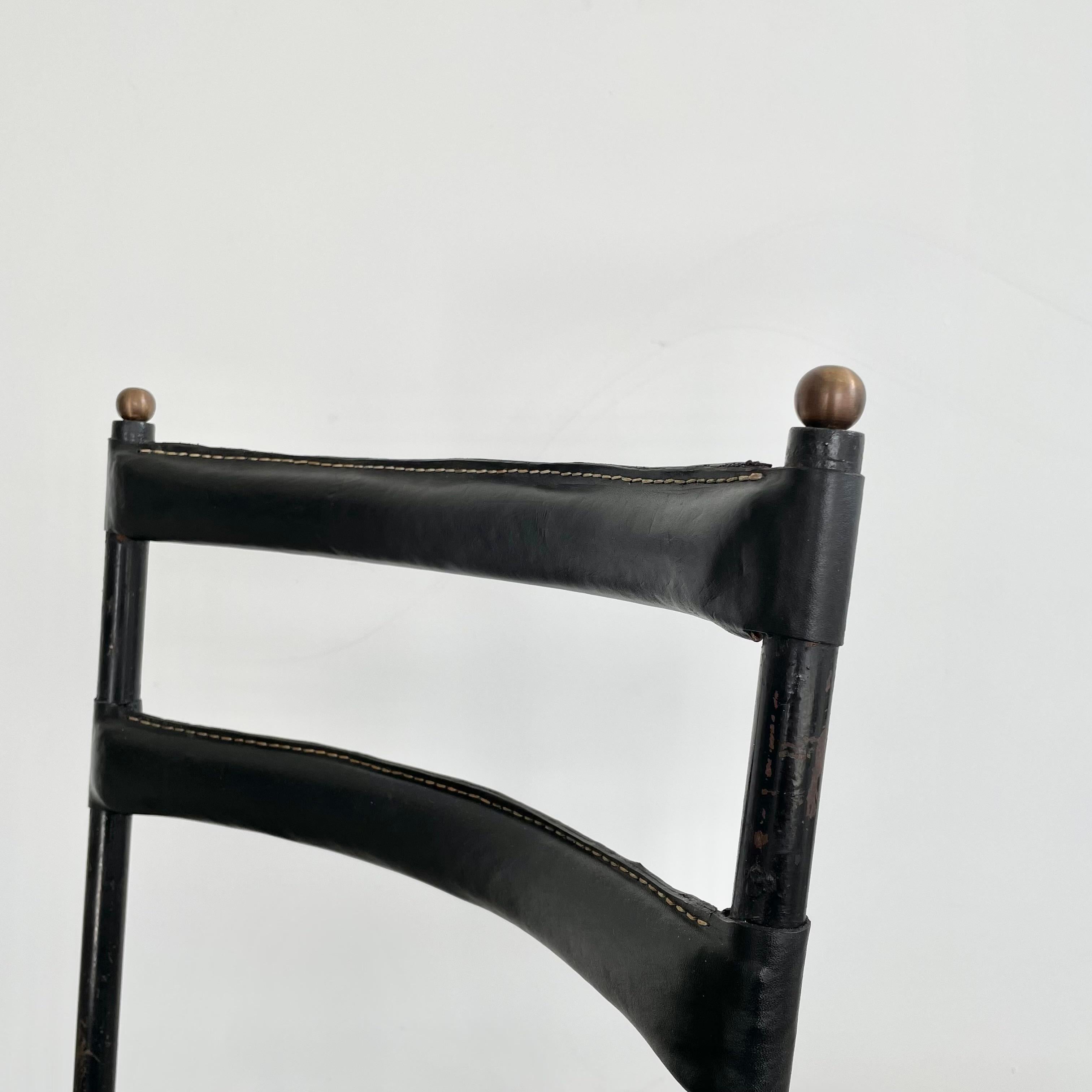 Jacques Adnet, Stuhl aus schwarzem Leder, 1950er-Jahre, Frankreich im Angebot 5
