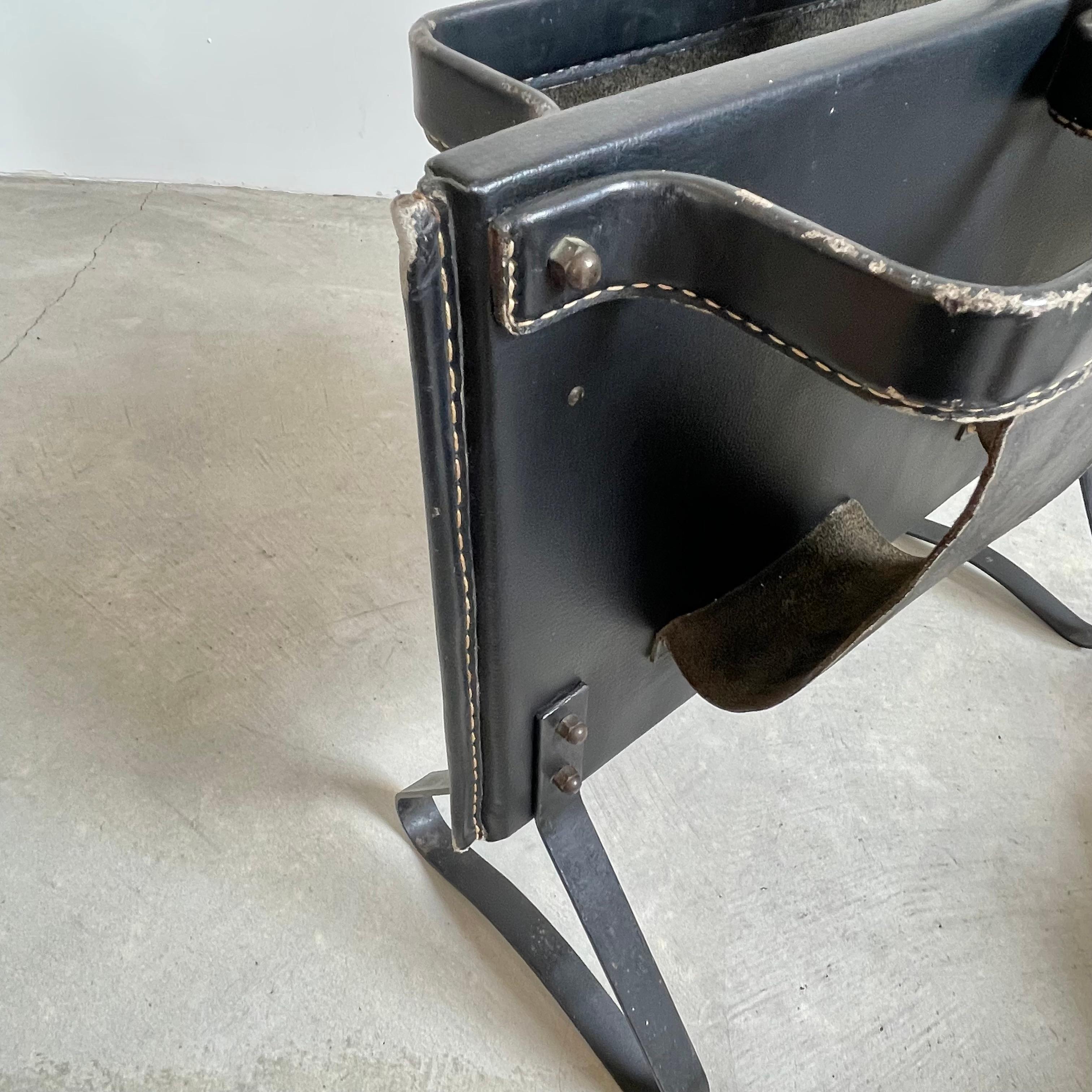 Jacques Adnet Black Leather Magazine Rack, 1950s In Good Condition For Sale In Los Angeles, CA