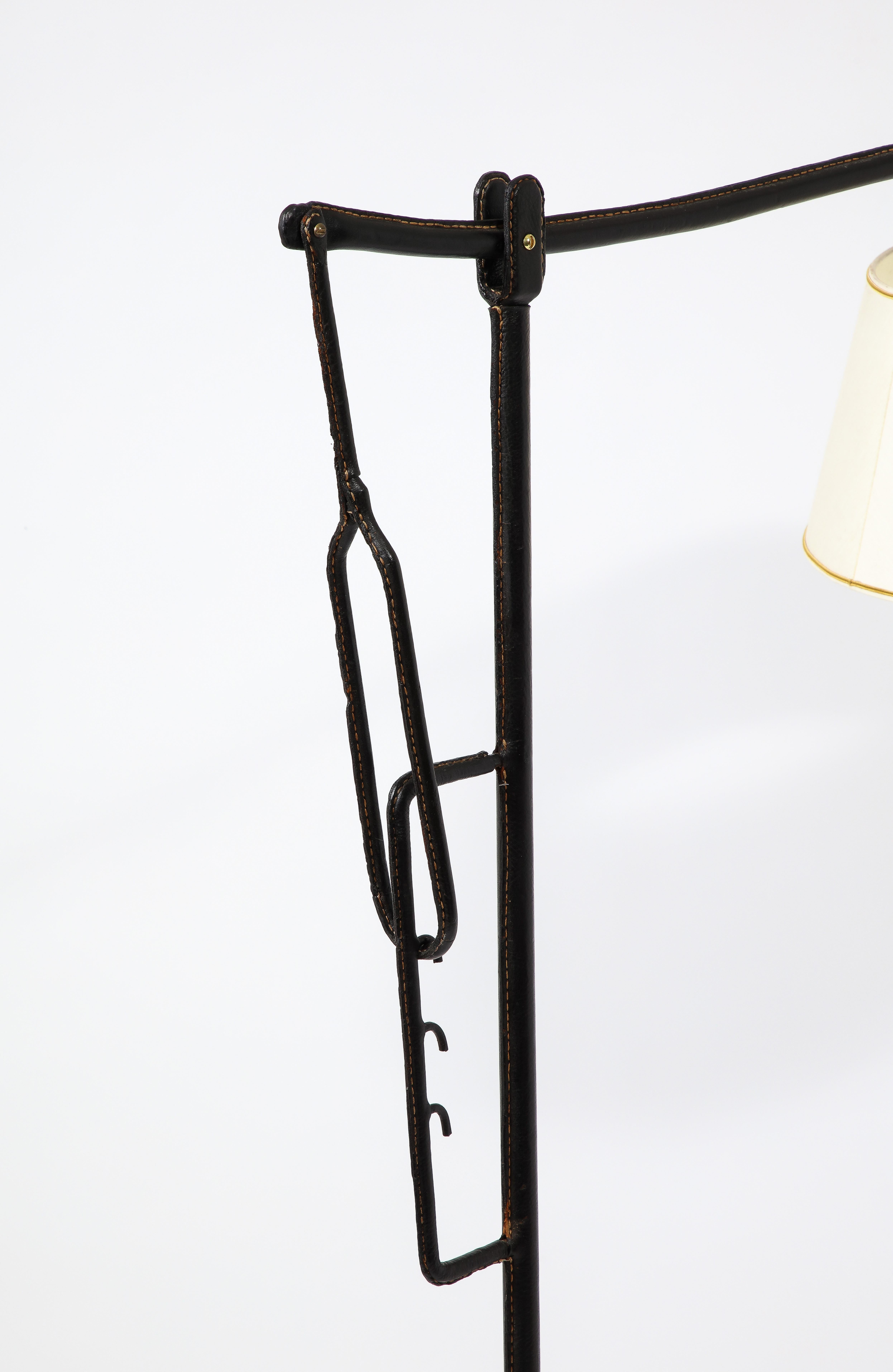 Jacques Adnet: Stehlampe aus schwarzem Leder, Frankreich, 1940er Jahre im Angebot 3