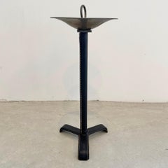Cendrier/récupérateur en laiton et cuir de Jacques Adnet, 1950 France