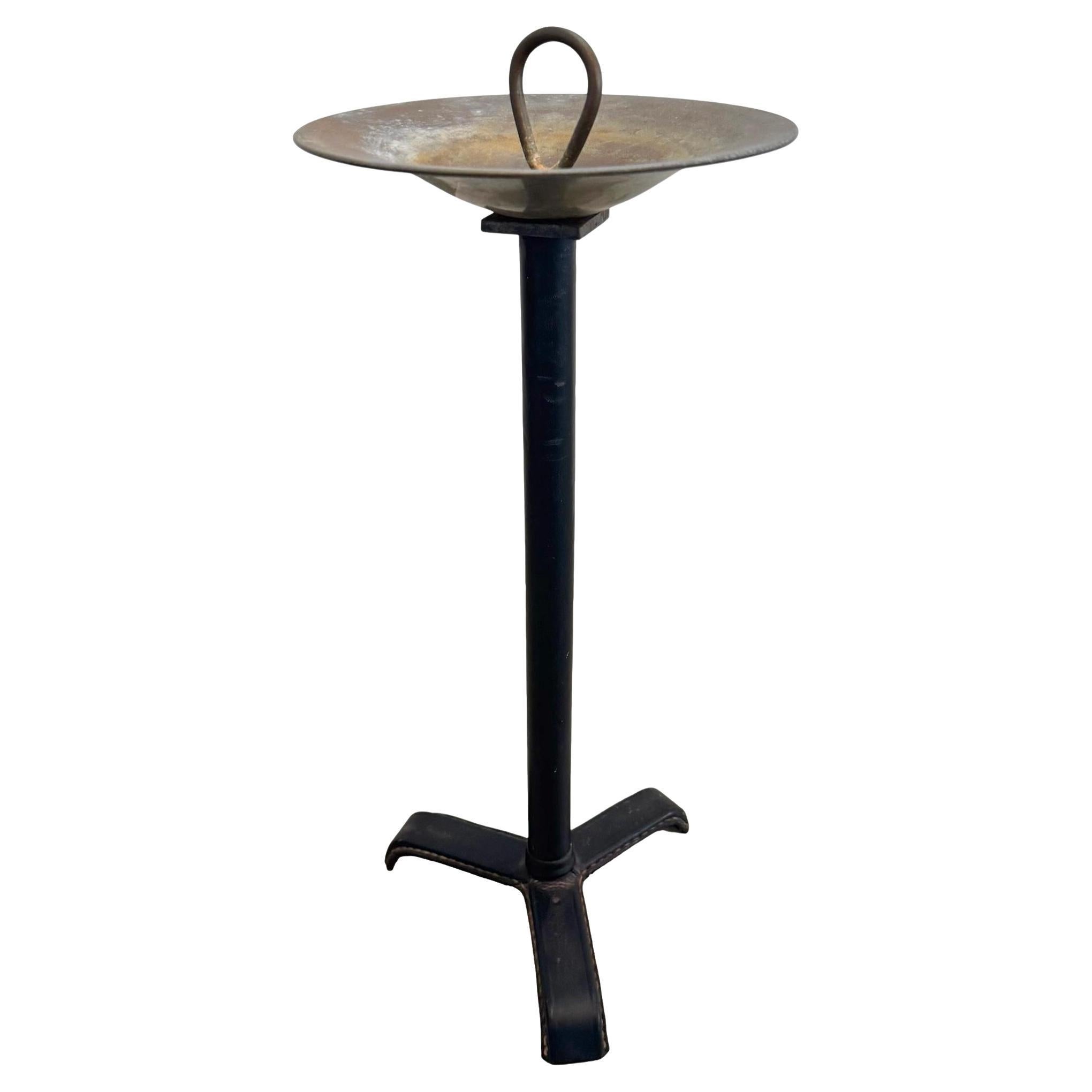 Jacques Adnet Aschenbecher/Schrank aus Messing und Leder, 1950er Jahre, Frankreich