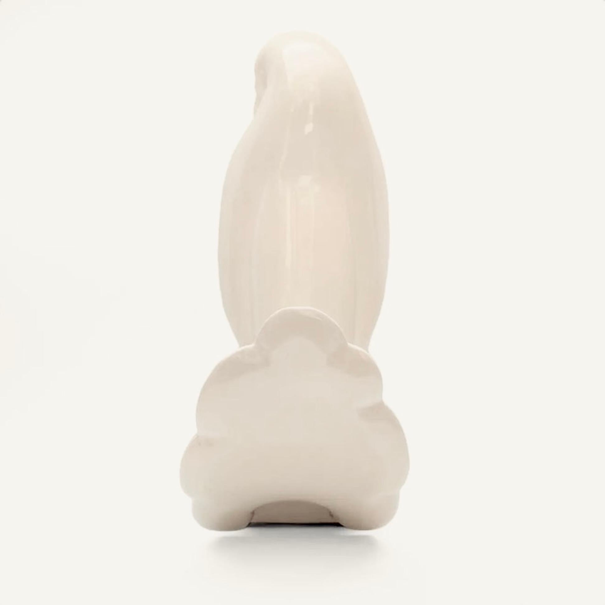Questa meravigliosa scultura in ceramica raffigurante una tortora è opera del designer chiave dell'Art Déco Jacques Adnet e fu esposta per la prima volta alla cruciale 