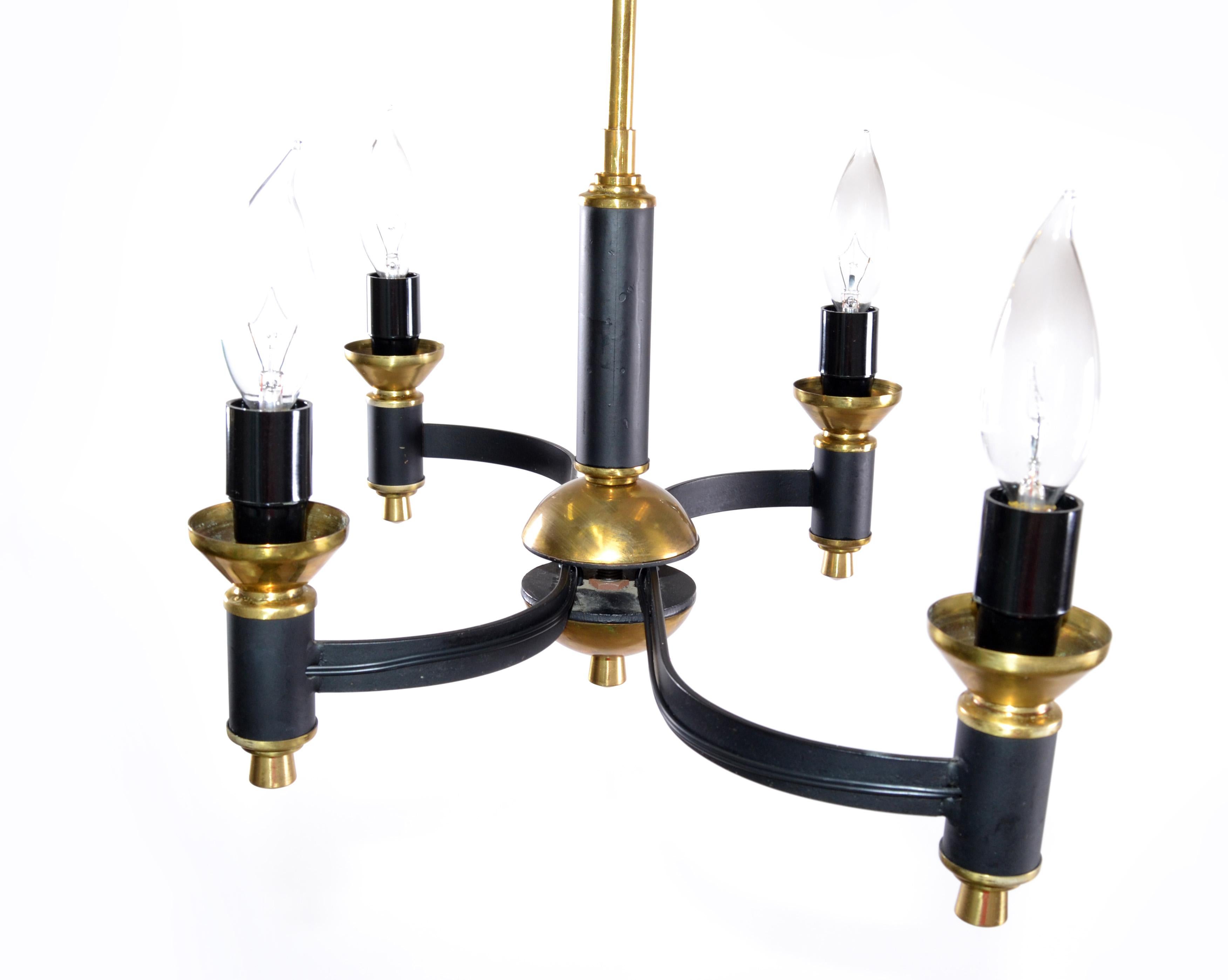 Lampadario Jacques Adnet Lampadario a quattro luci in ottone e metallo della modernità di metà secolo In condizioni buone a Miami, FL