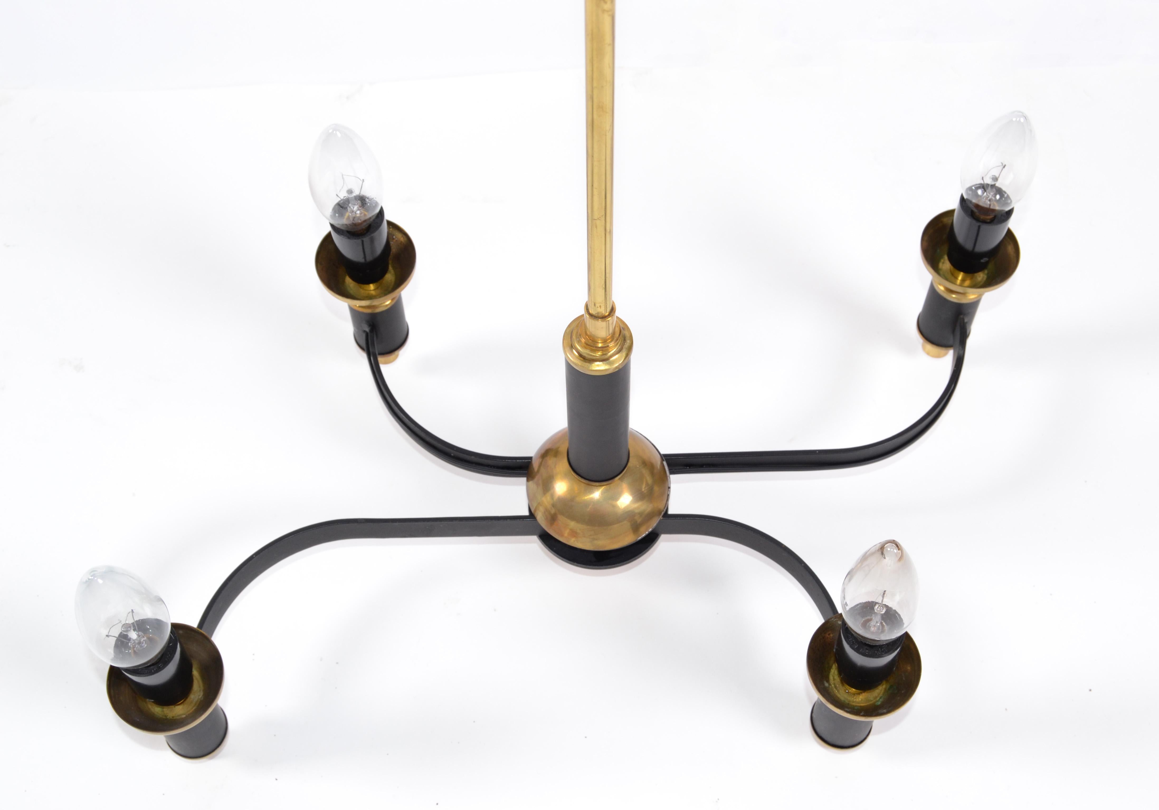 Ottone Lampadario Jacques Adnet Lampadario a quattro luci in ottone e metallo della modernità di metà secolo