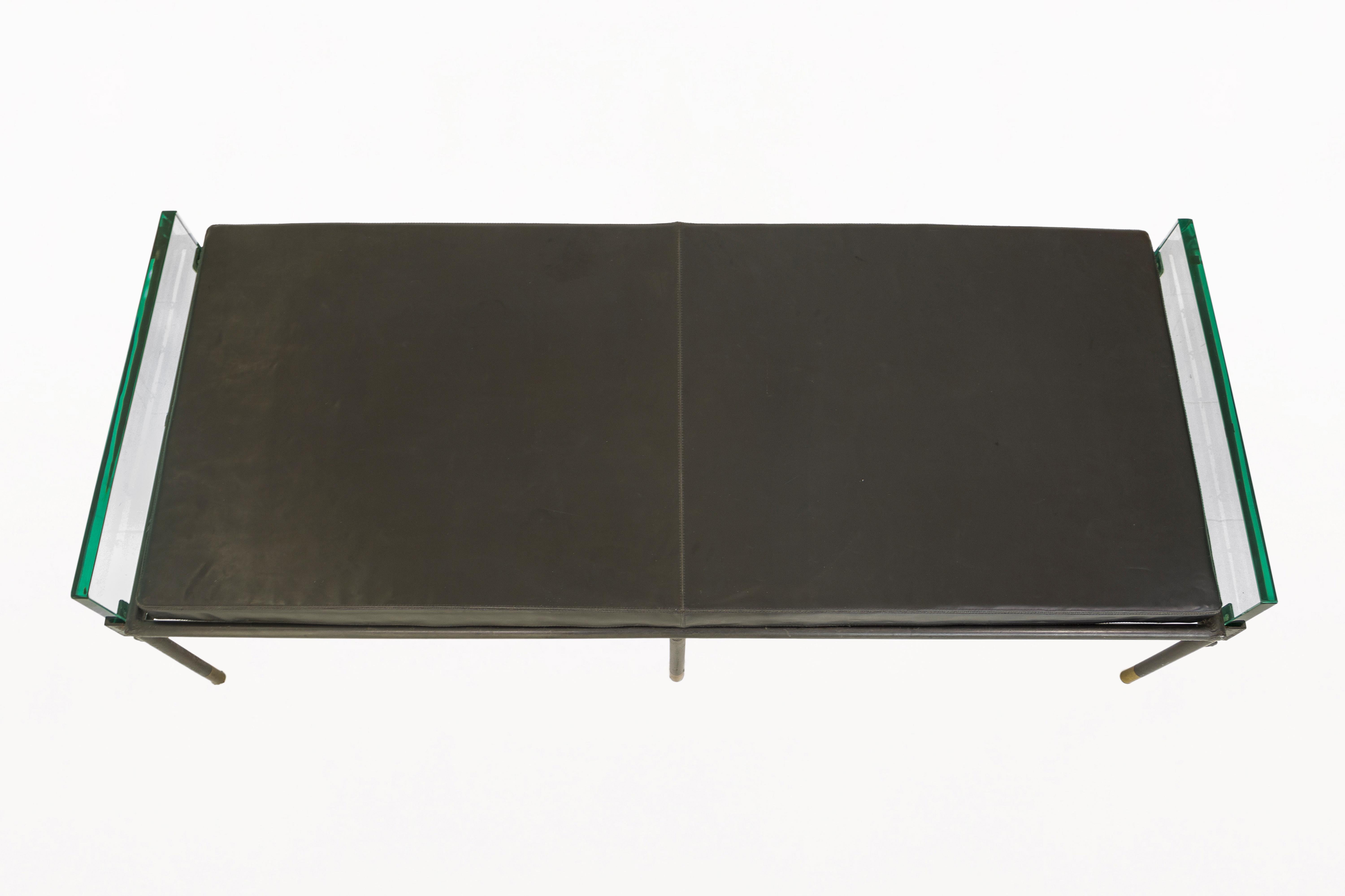 Cama de día Jacques Adnet, con Saint Gobain, circa 1950, Francia Francés en venta