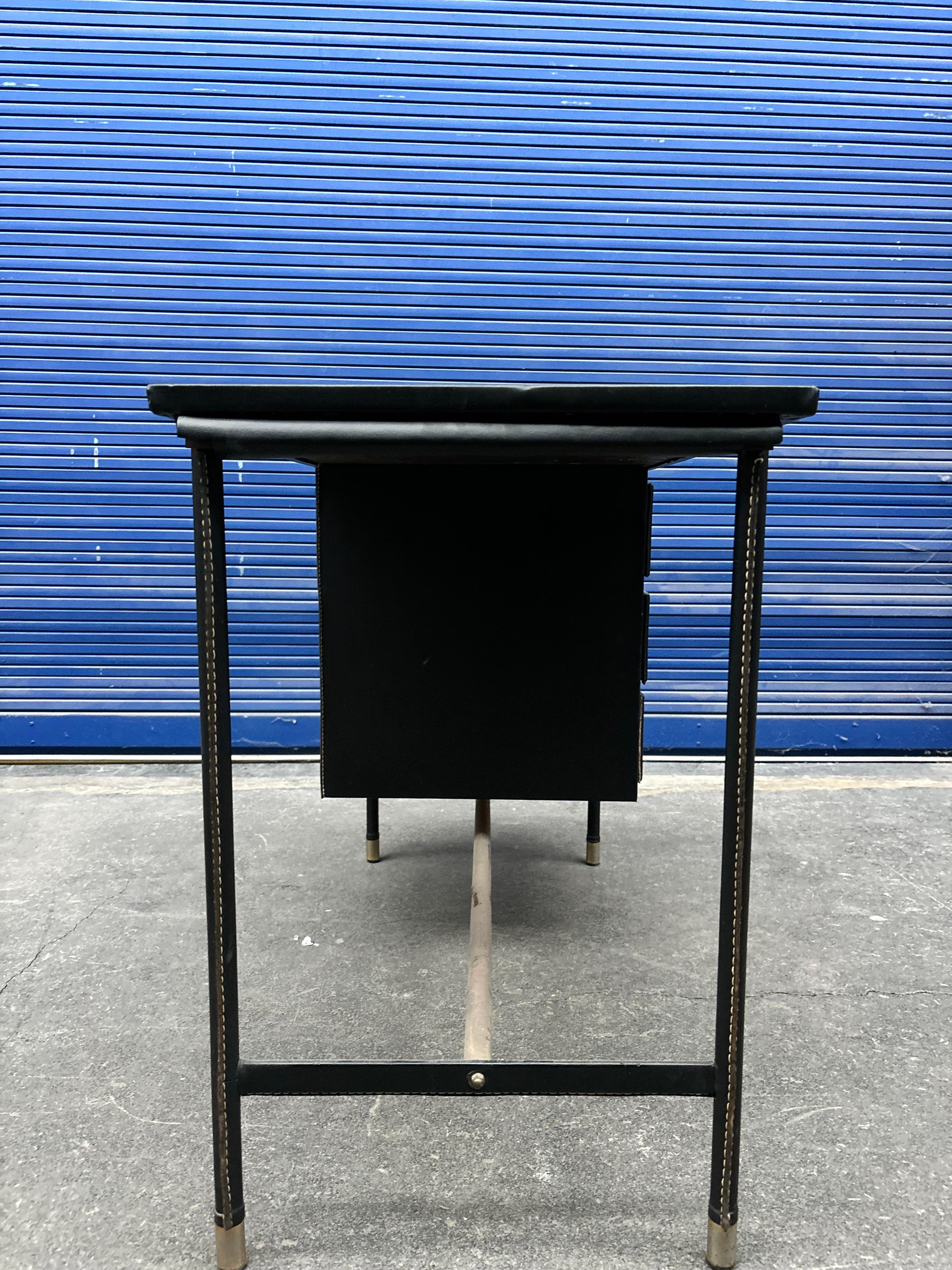 Scrivania Jacques Adnet in pelle in vendita 3