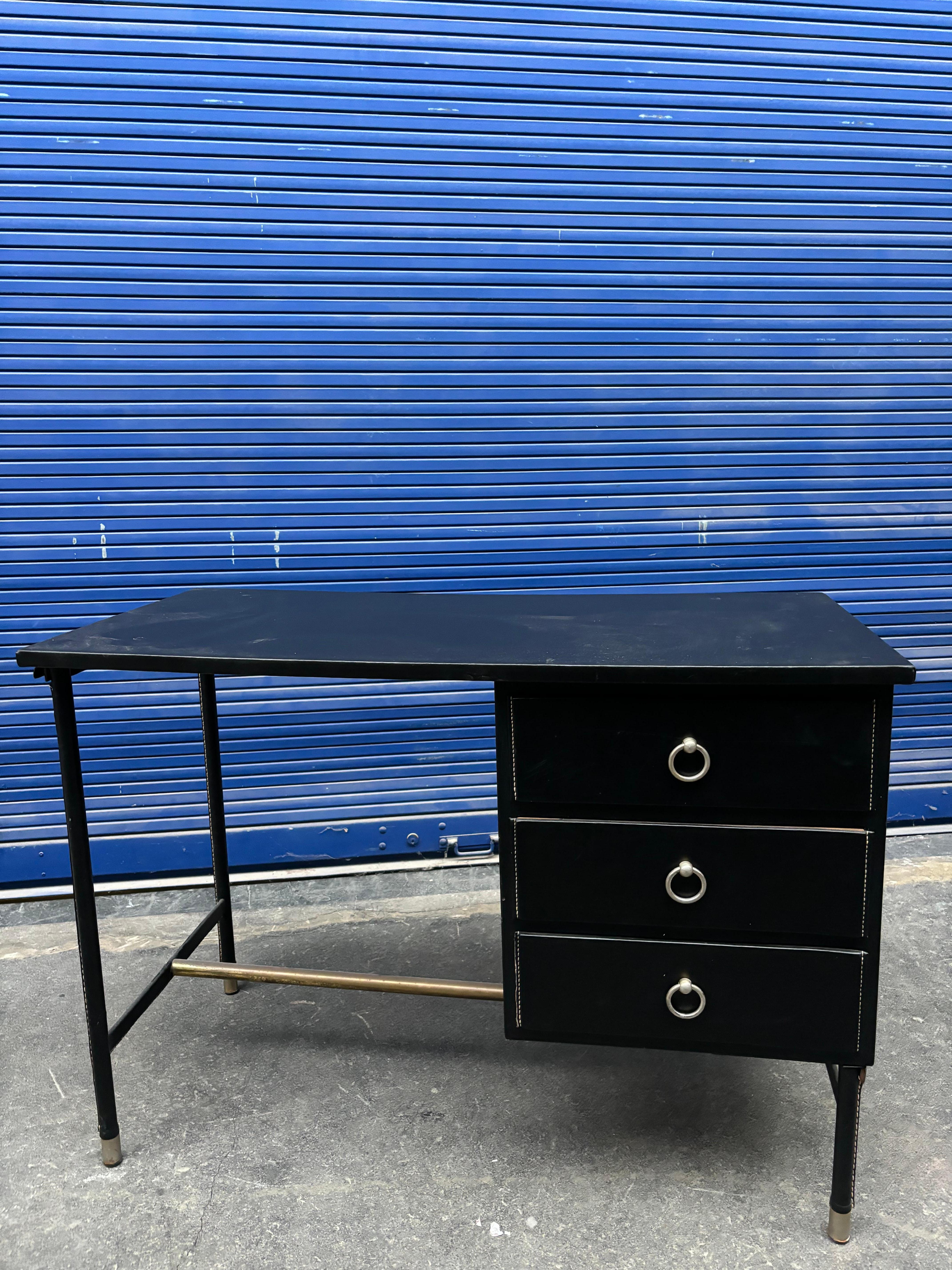 Mid-Century moderno Scrivania Jacques Adnet in pelle in vendita