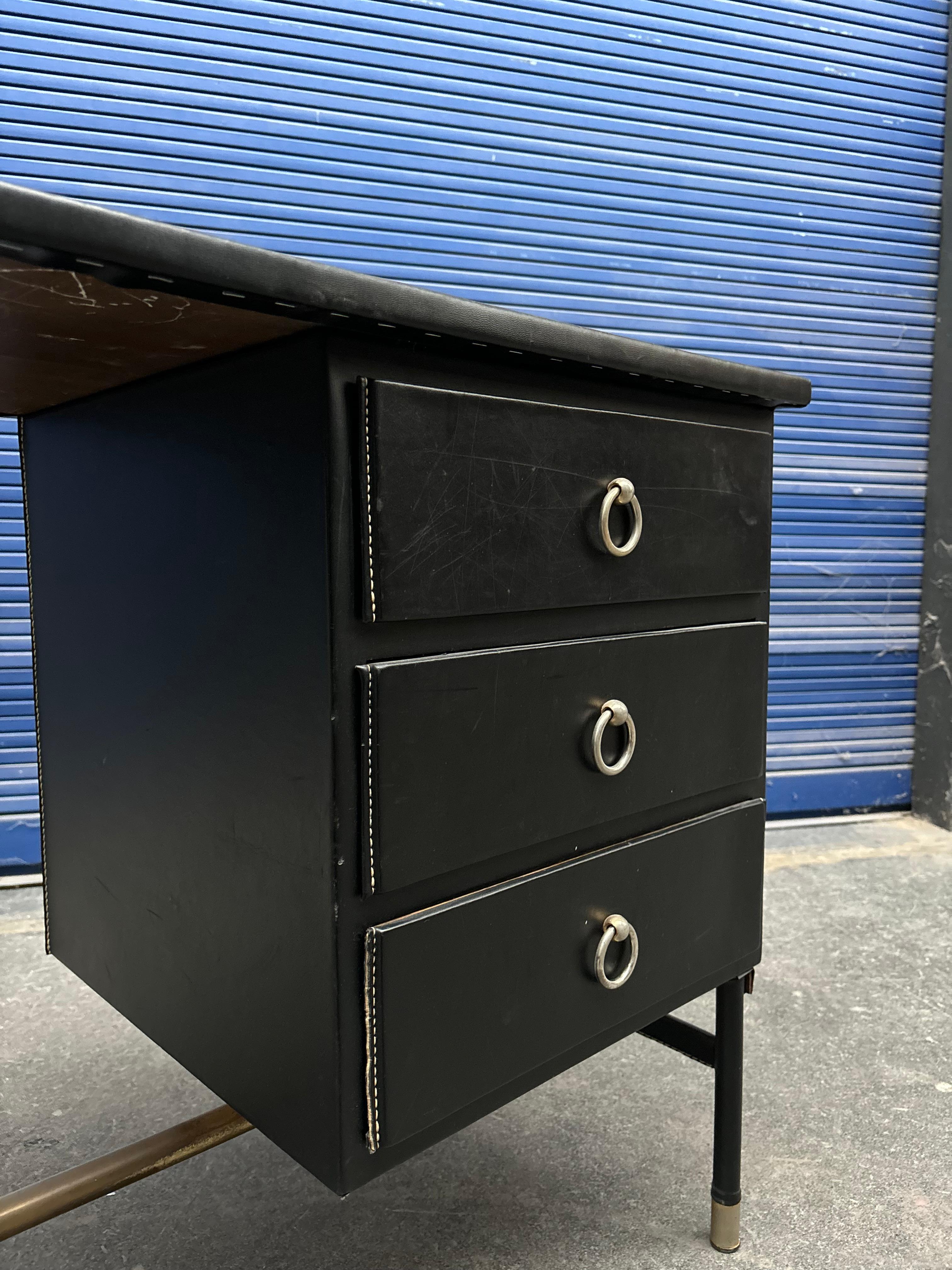 Scrivania Jacques Adnet in pelle in vendita 2