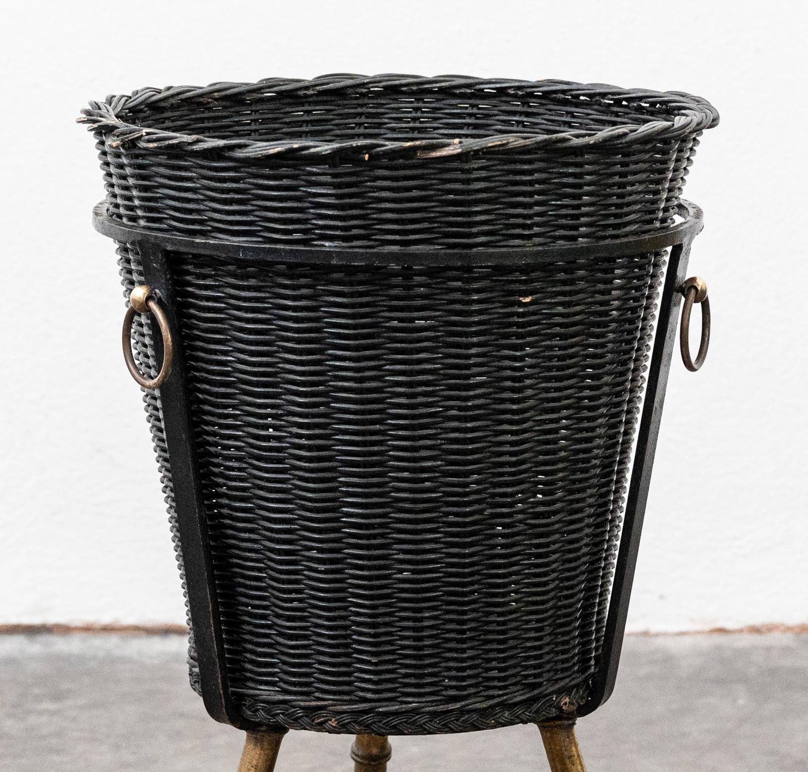 Waschbär-Korb aus Kunstbambus von Jacques Adnet (Moderne der Mitte des Jahrhunderts) im Angebot