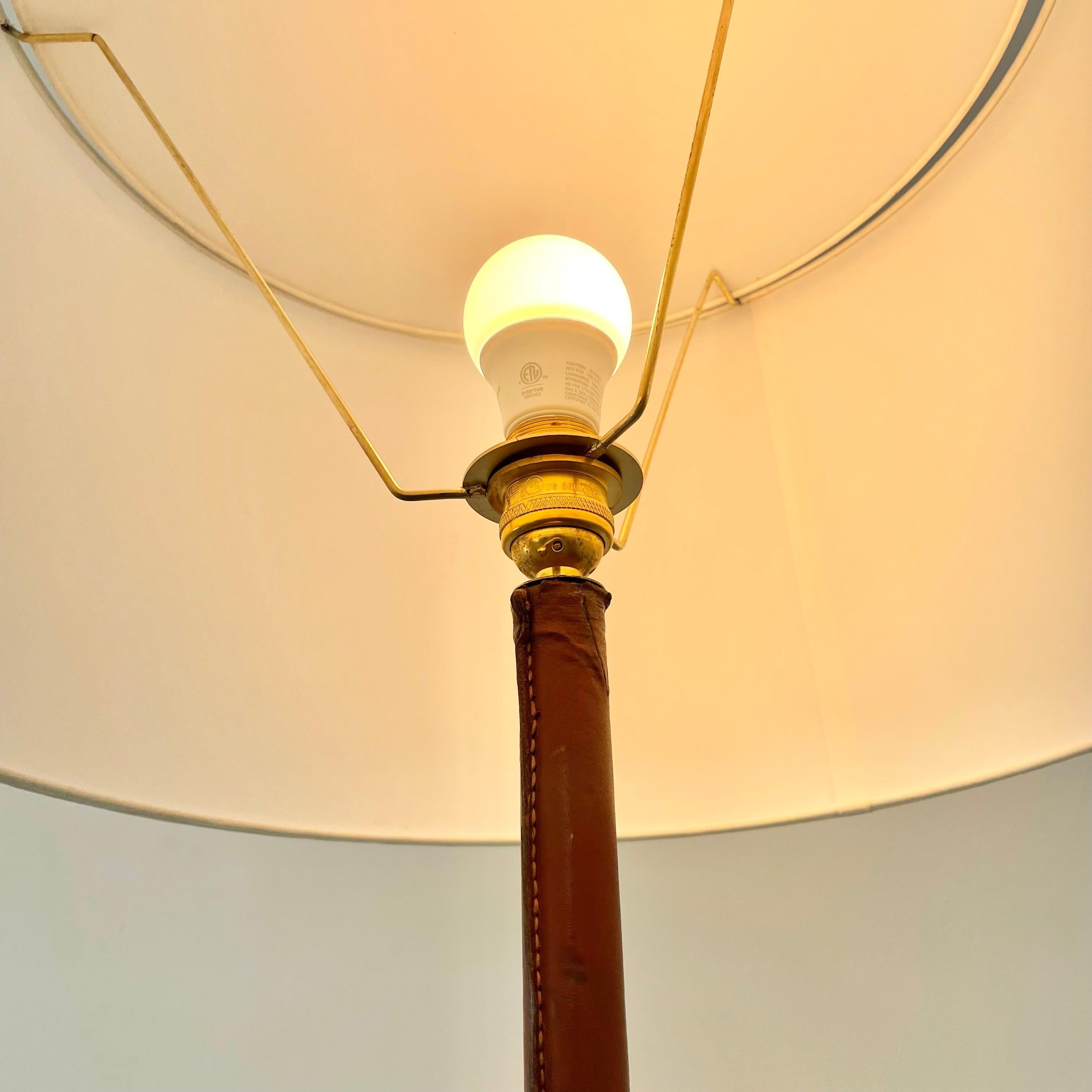 Jacques Adnet Floor Lamp in Saddle Leather, 1950s France For Sale 1