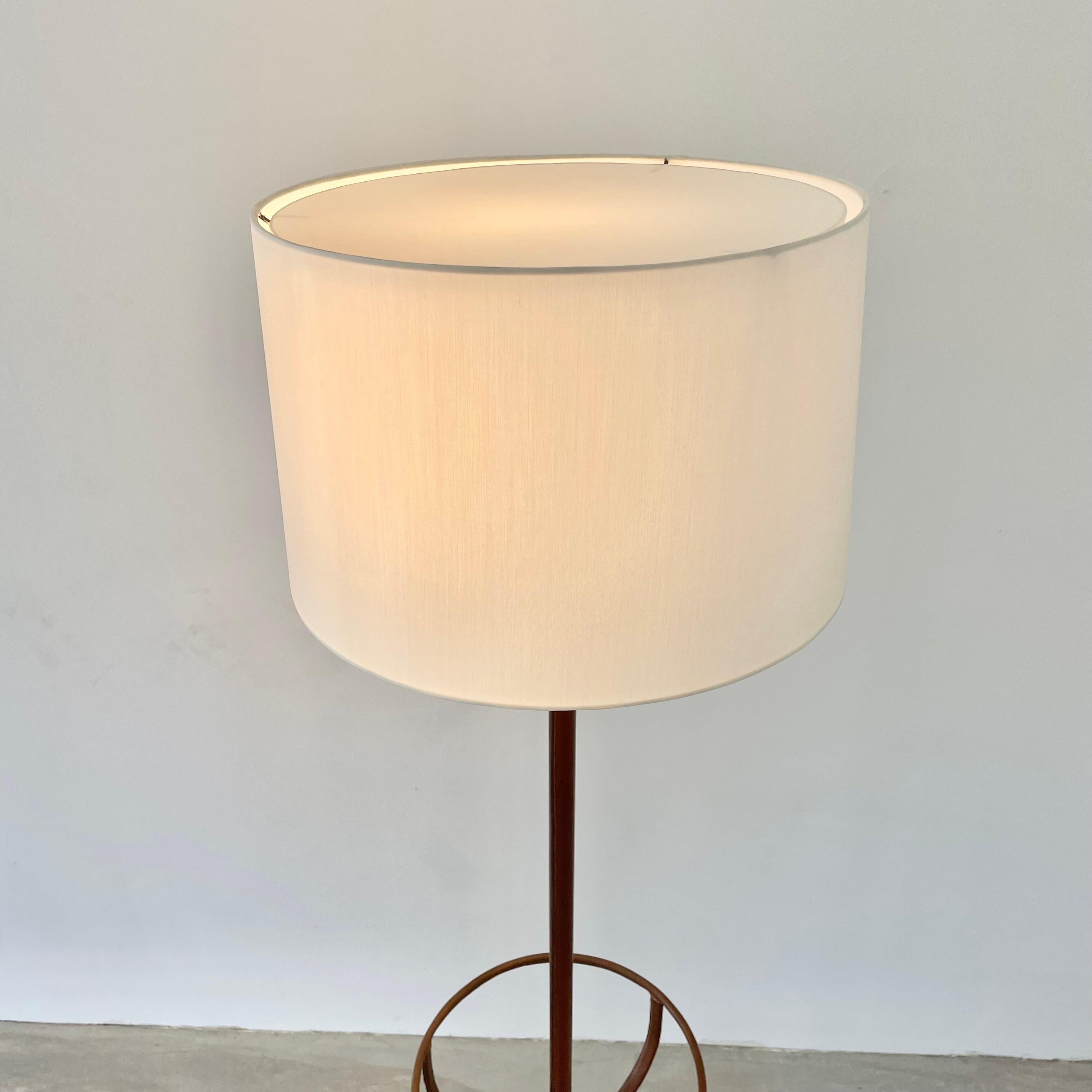 Jacques Adnet Floor Lamp in Saddle Leather, 1950s France For Sale 2