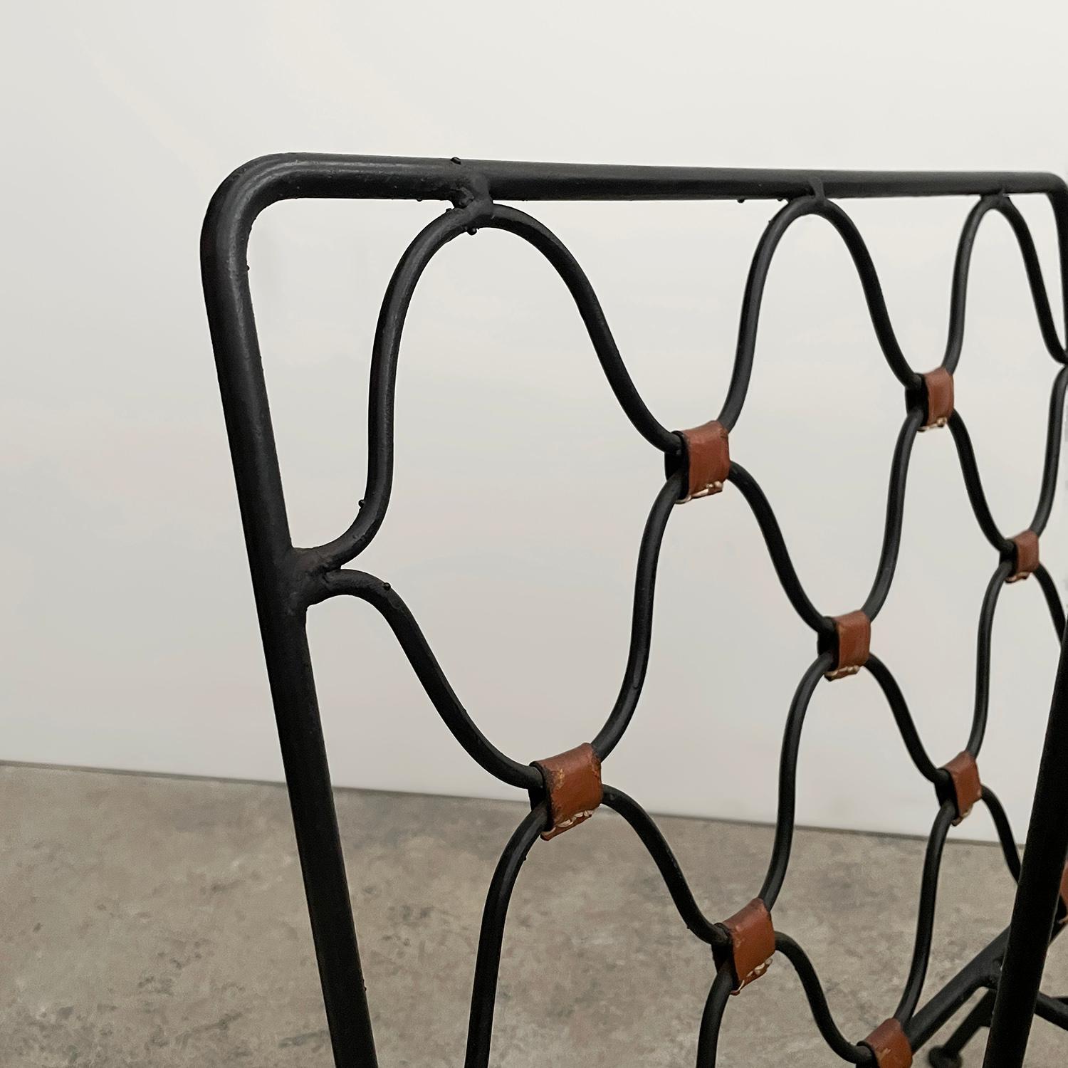 Jacques Adnet, portariviste francese in ferro e pelle in vendita 3