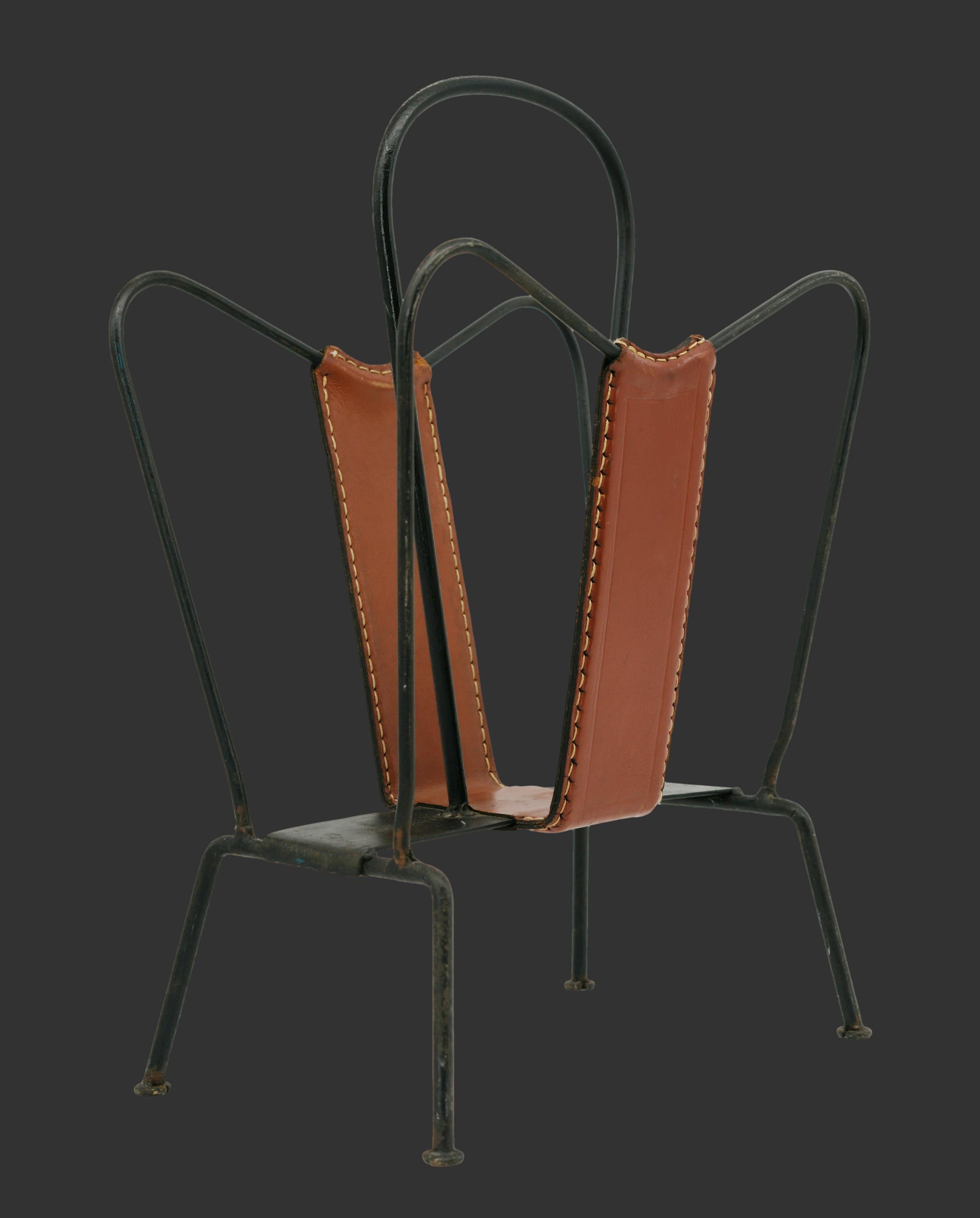 Milieu du XXe siècle Jacques ADNET Porte-revues français du milieu du siècle, années 1950 en vente