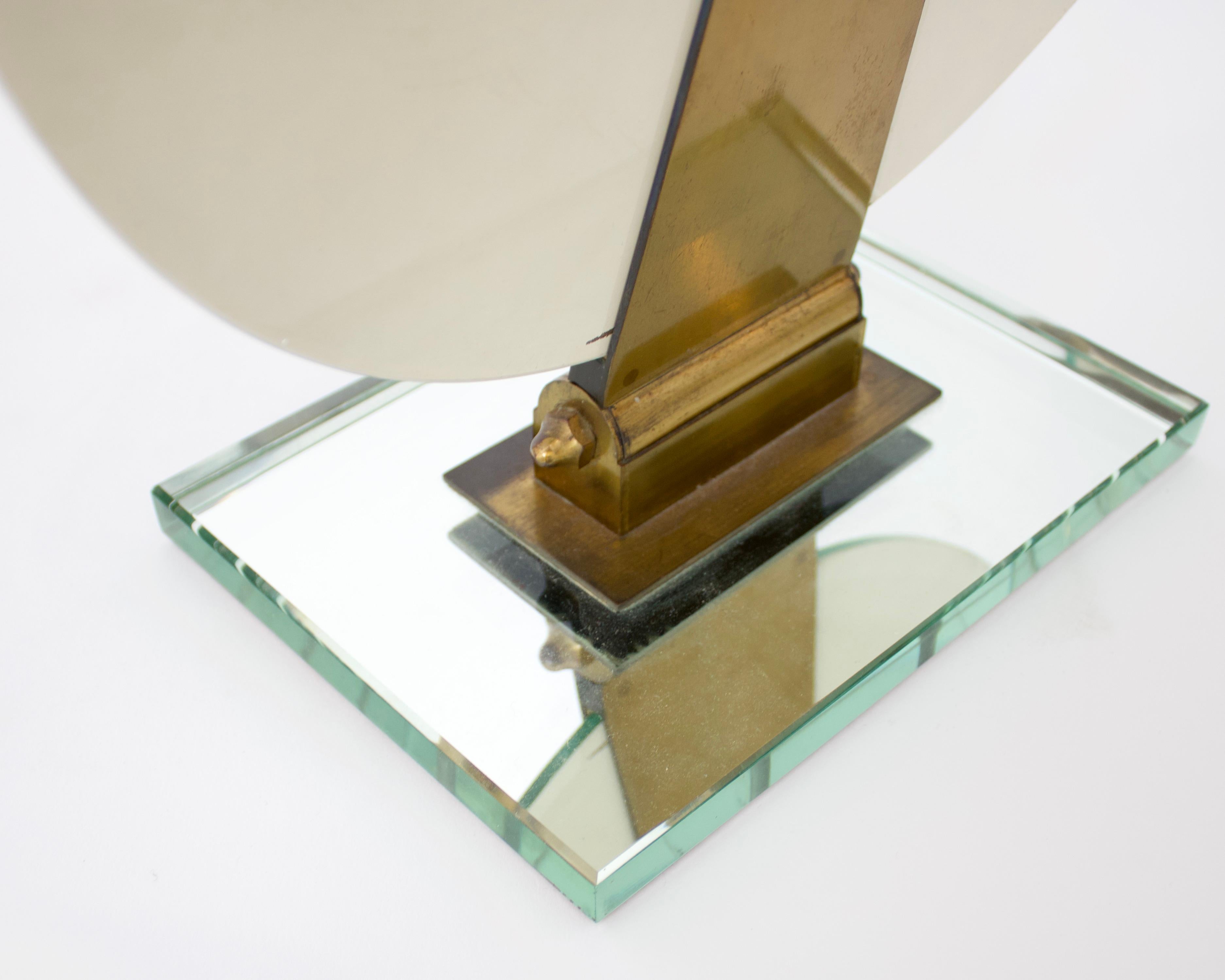 Specchio da tavolo o da vanità francese di Jacques Adnet con dettagli in bronzo in vendita 6