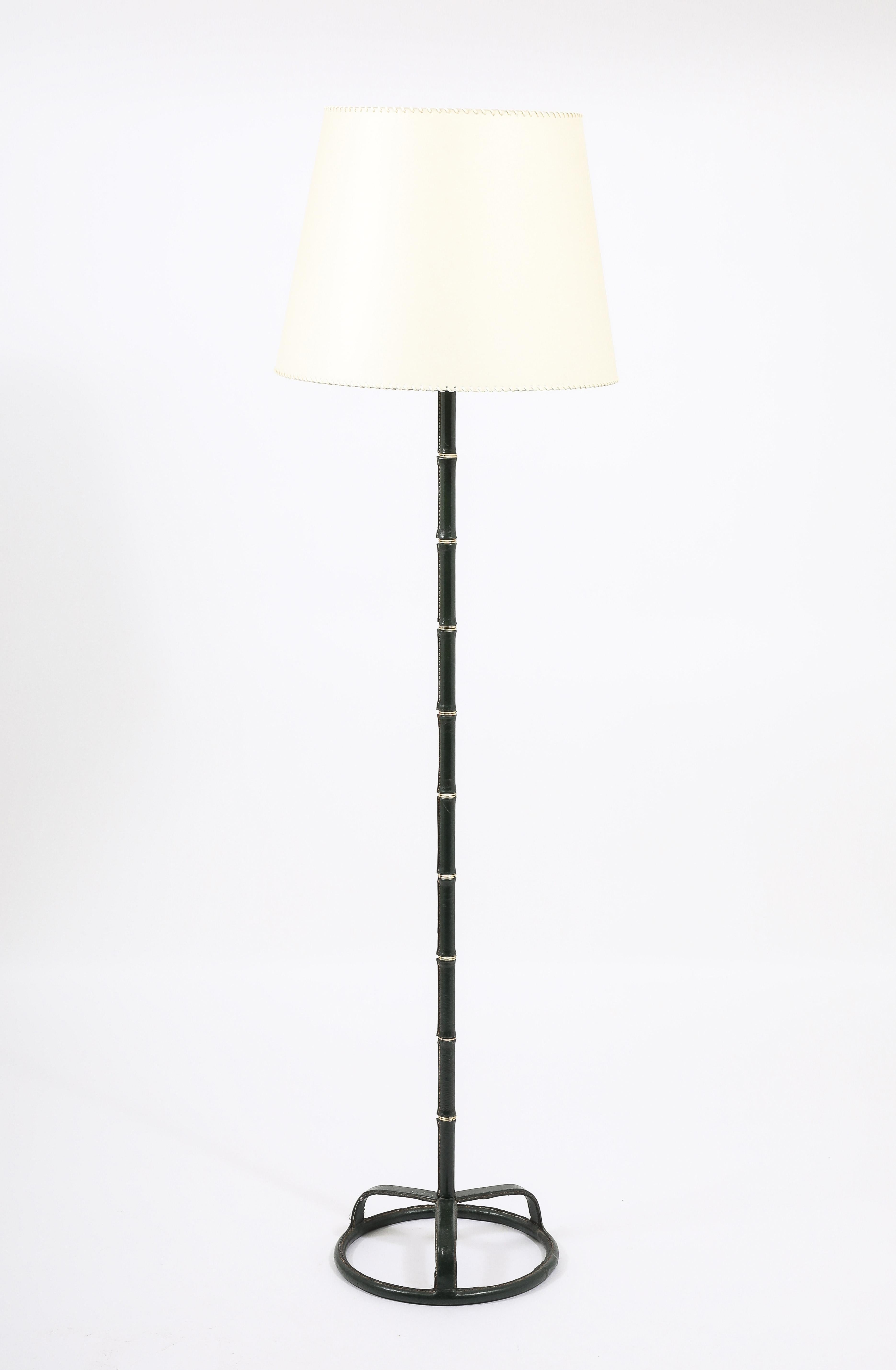 Lámpara de pie Jacques Adnet Verde, Francia Años 50 Moderno de mediados de siglo en venta