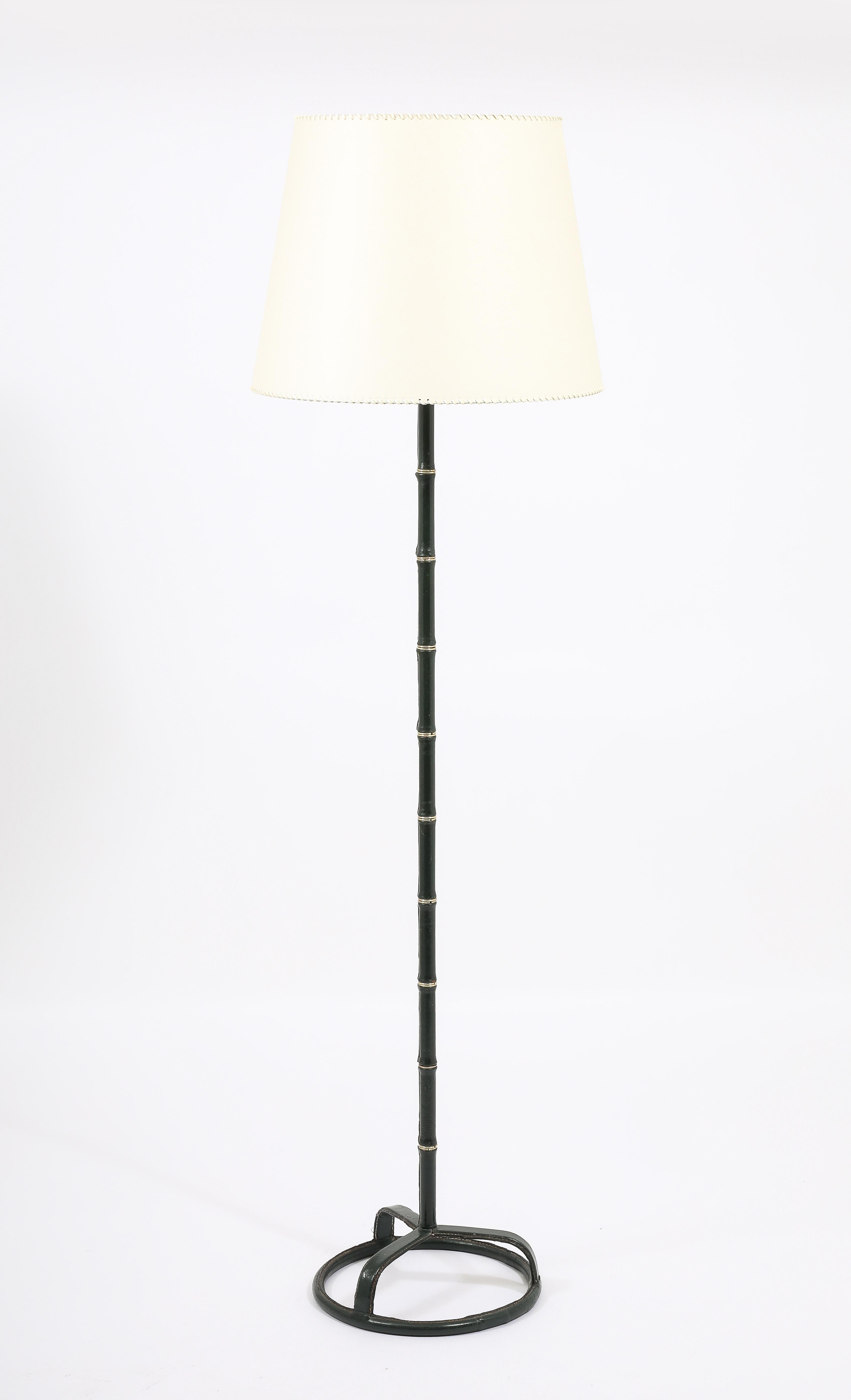 Lámpara de pie Jacques Adnet Verde, Francia Años 50 siglo XX en venta