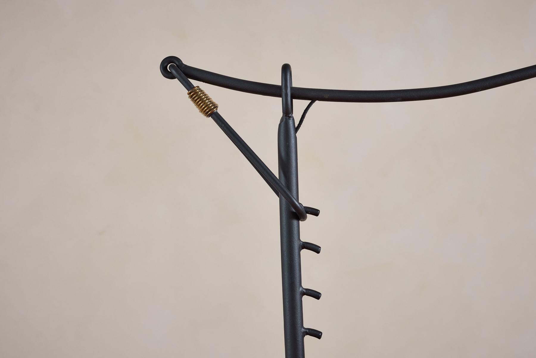 Lampada da terra regolabile in ferro di Jacques Adnet in vendita 3