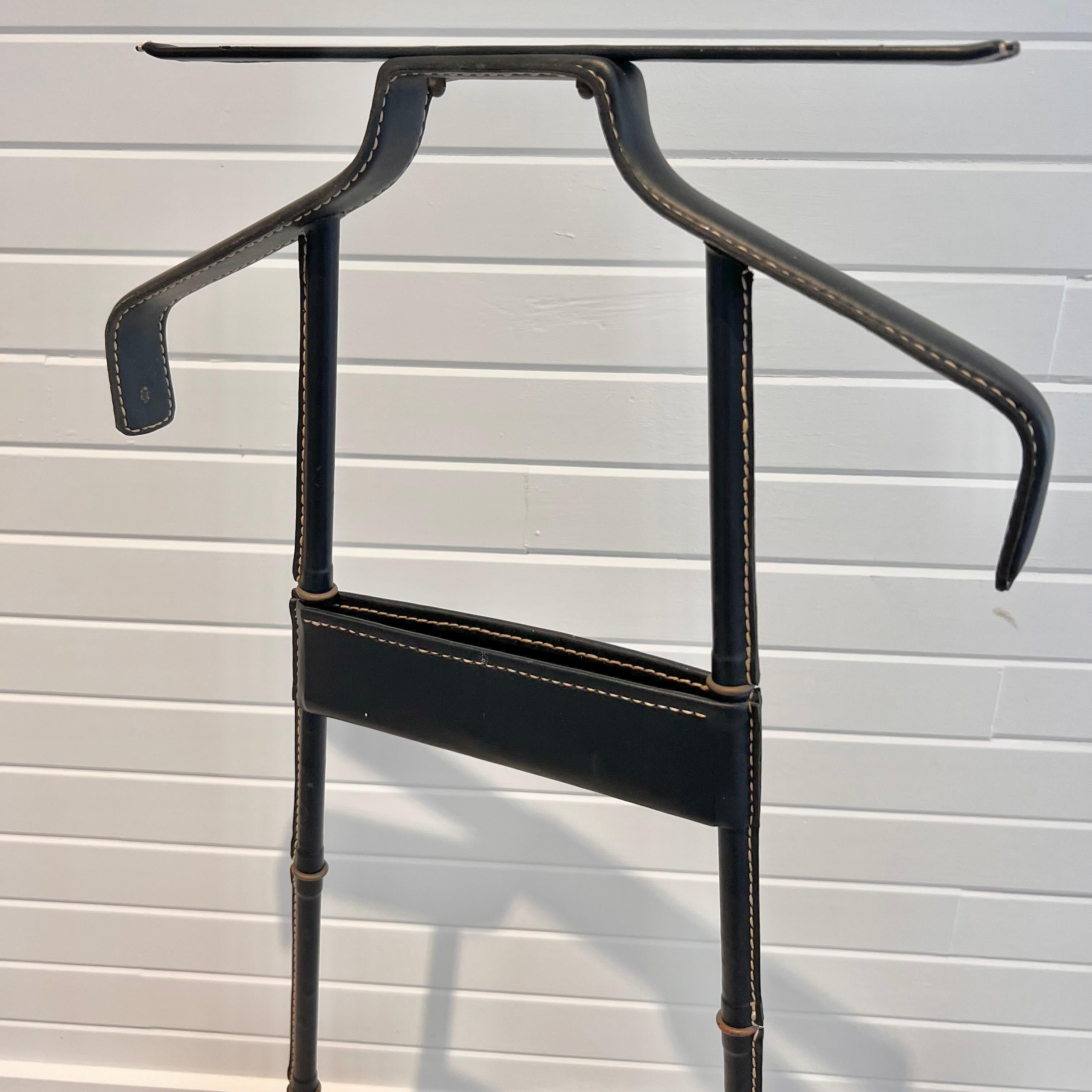 Mid-20th Century Jacques Adnet Leather and Brass Valet, 1950s France For Sale