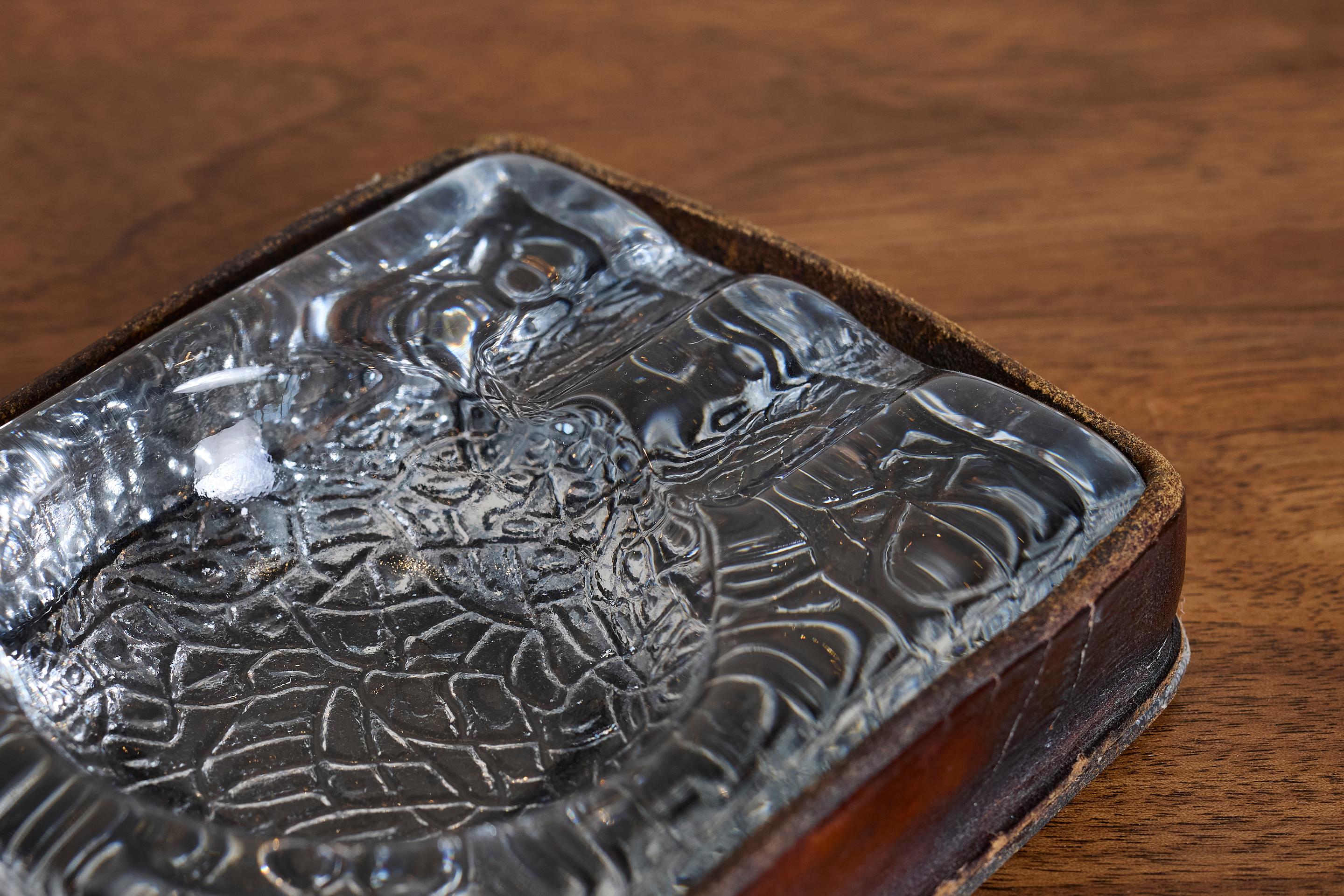 Milieu du XXe siècle Jacques Adnet Leather Ashtray en vente