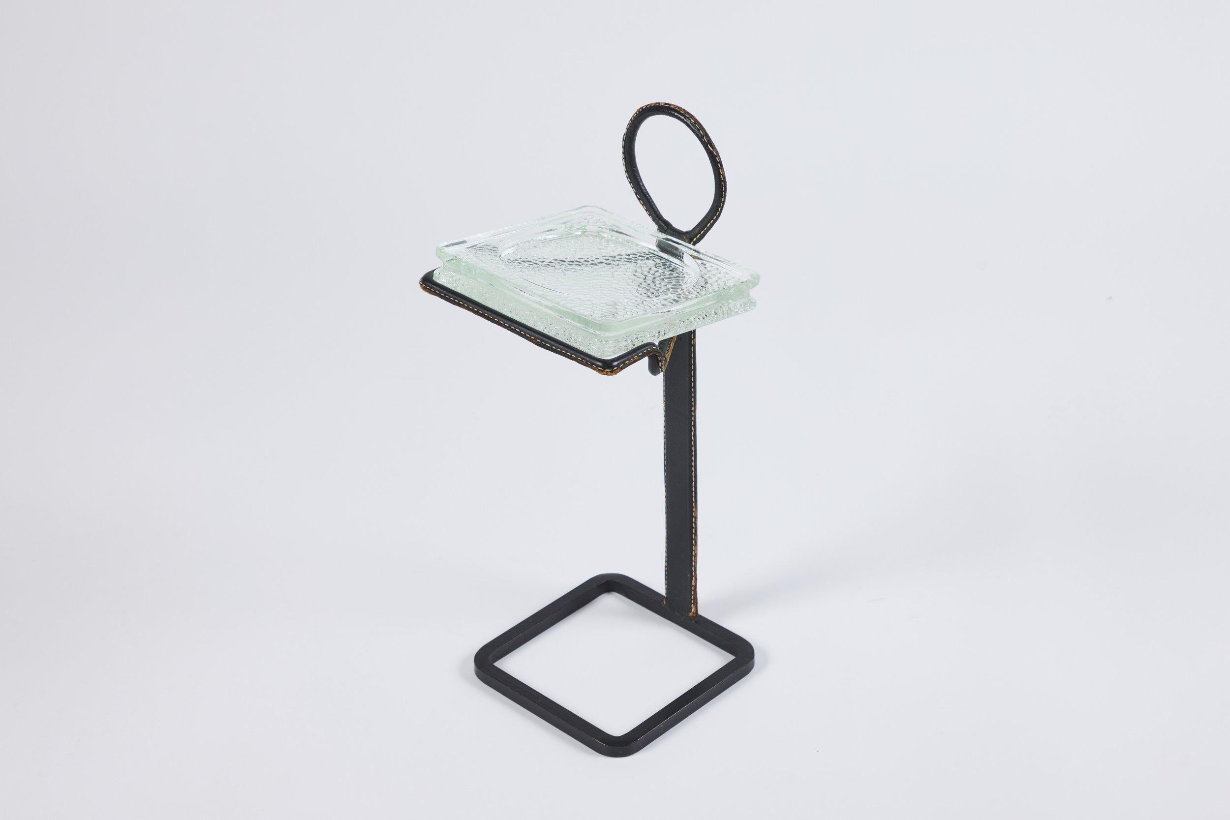 Cendrier en cuir Jacques Adnet en vente 3