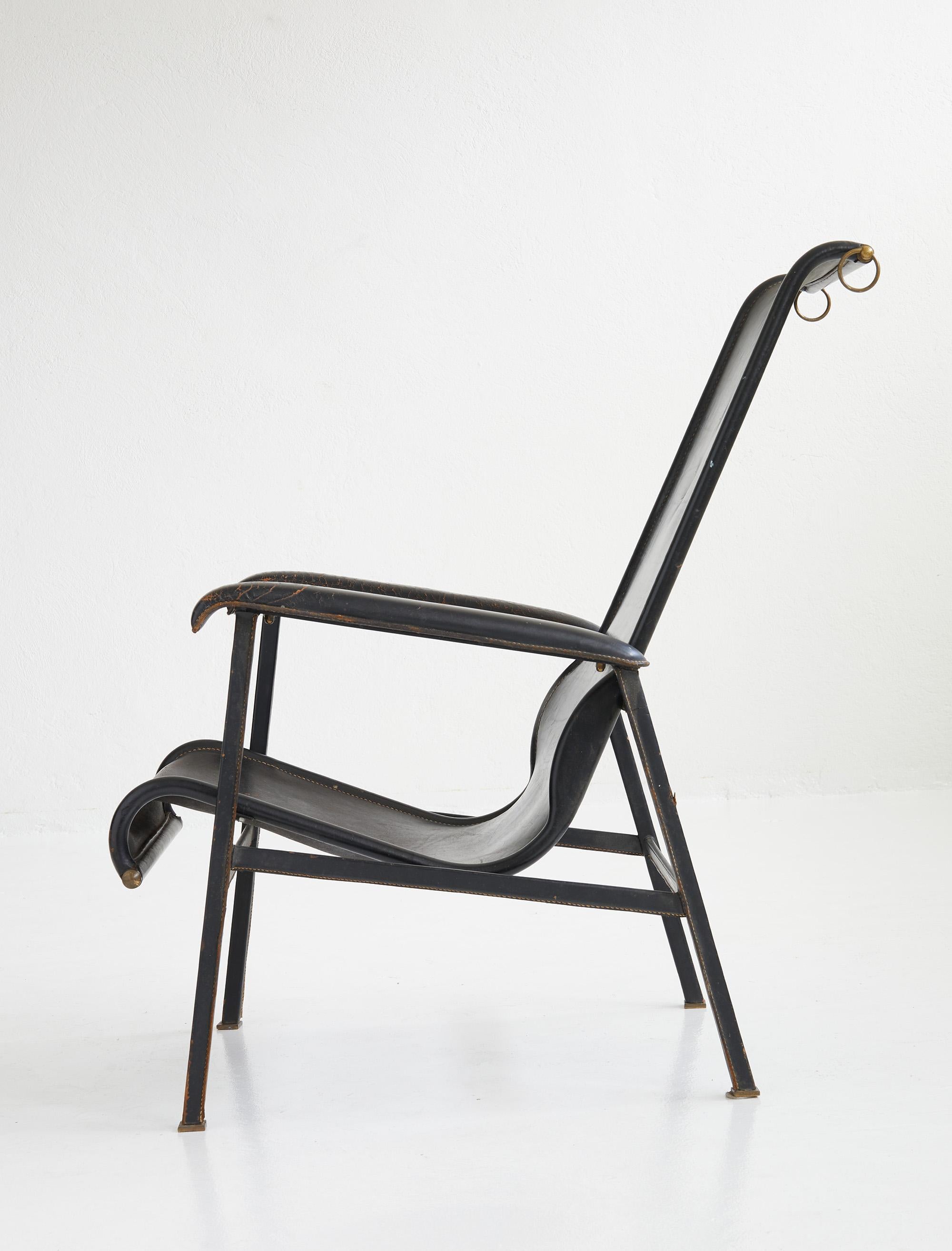 Francese Sedia con schienale alto in pelle Jacques Adnet Ed.Compagnie des Arts, Francia c.C. 1950 in vendita