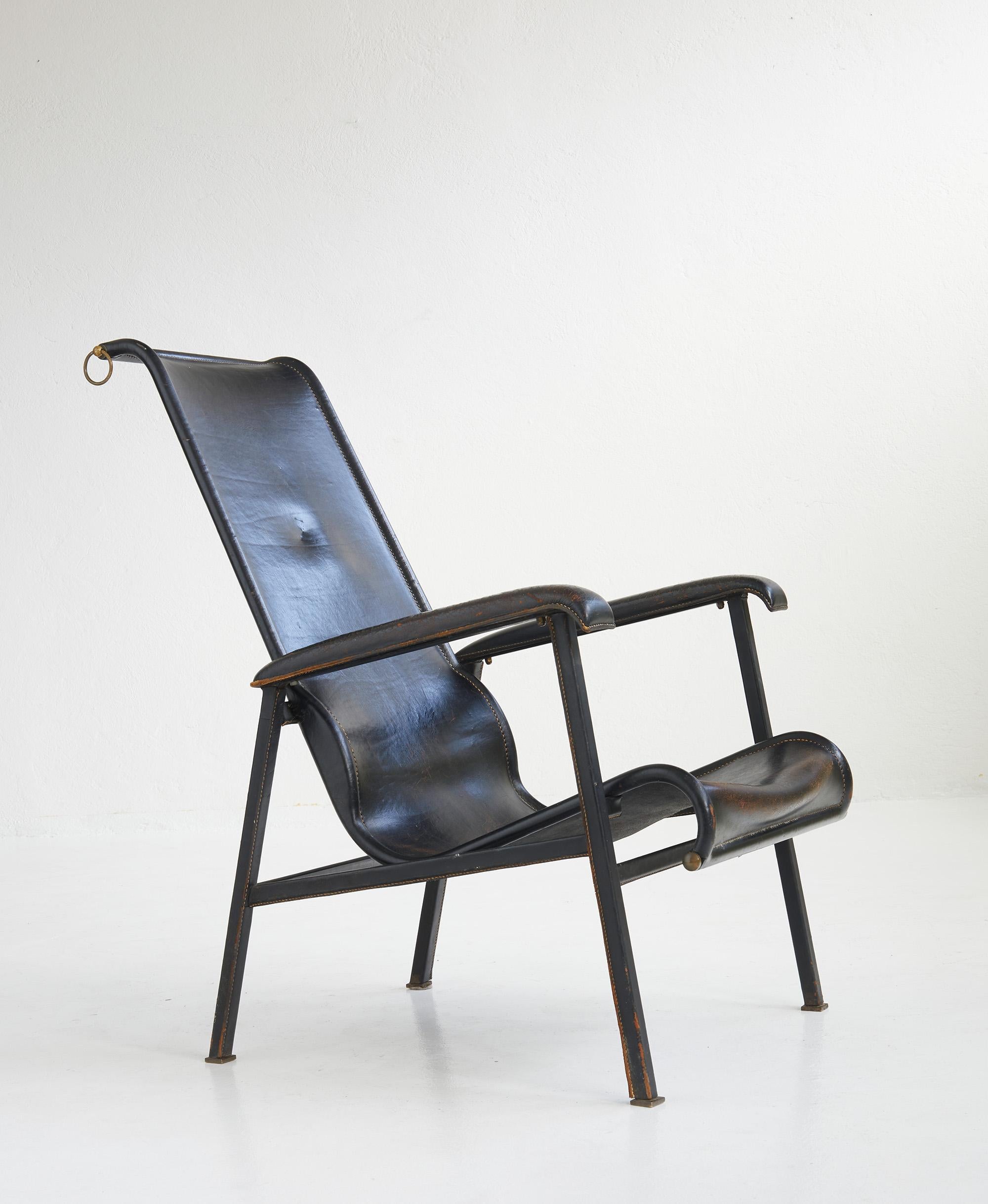 Metà XX secolo Sedia con schienale alto in pelle Jacques Adnet Ed.Compagnie des Arts, Francia c.C. 1950 in vendita